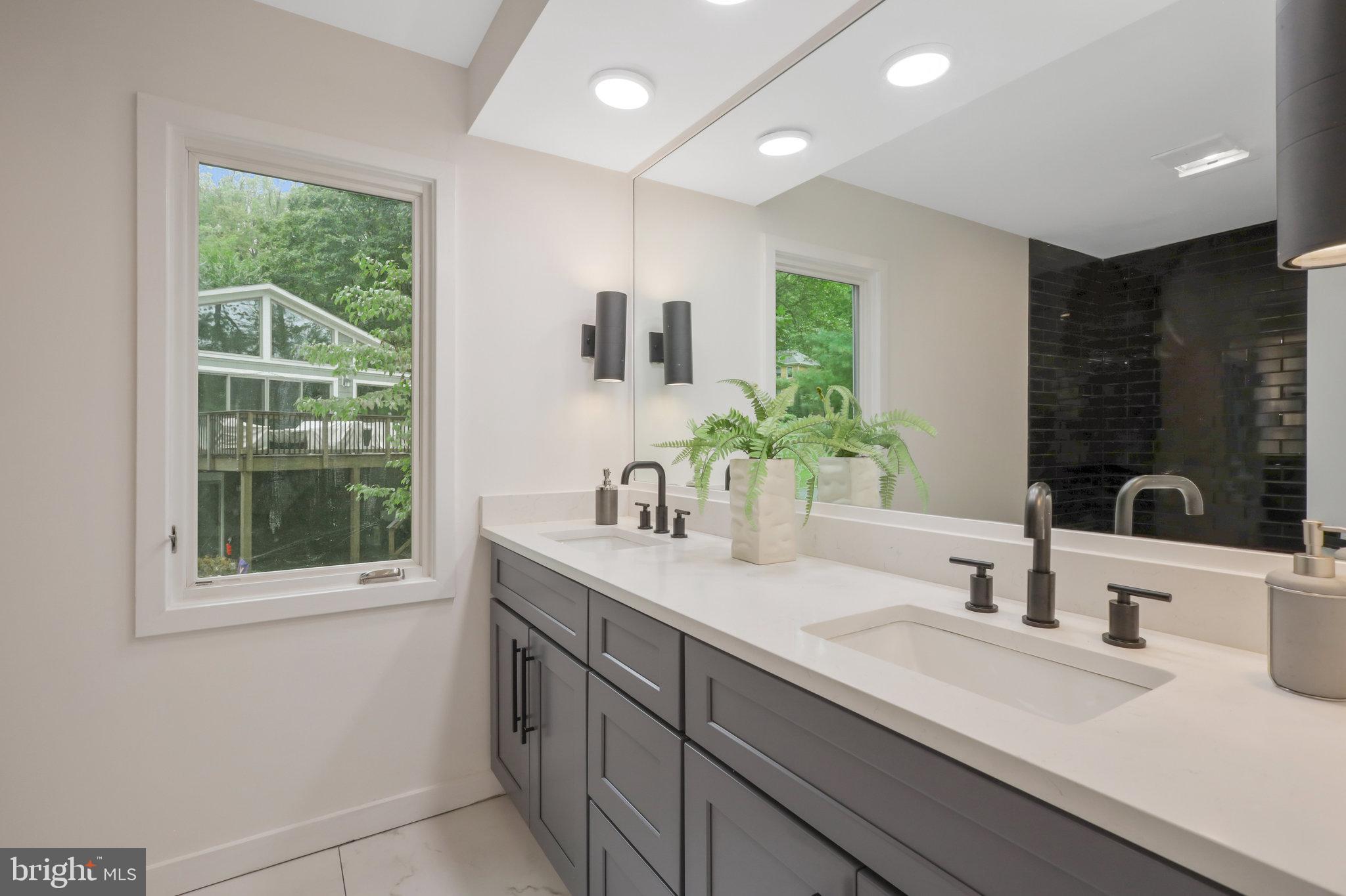 DOVER BALMORAL RIVERWOOD - Residential