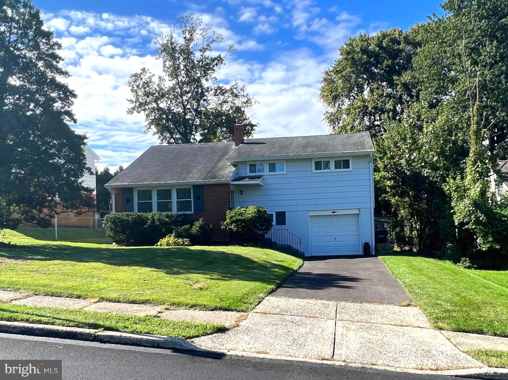 WILLOW GROVE - Residential Lease