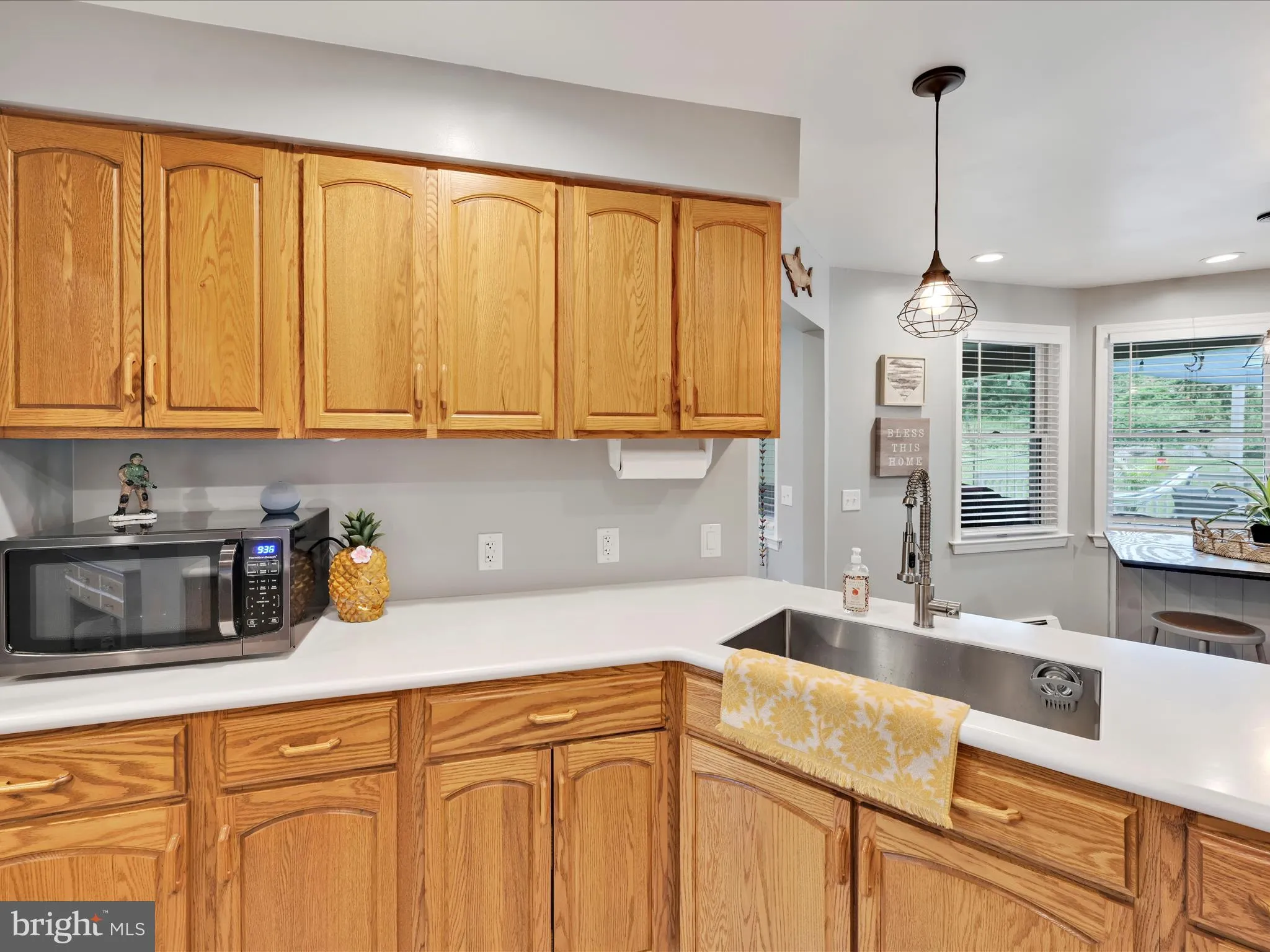 Auburn, Pennsylvania 17922, United States, 3 Bedrooms Bedrooms, ,2 BathroomsBathrooms,Residential,Pending,185464