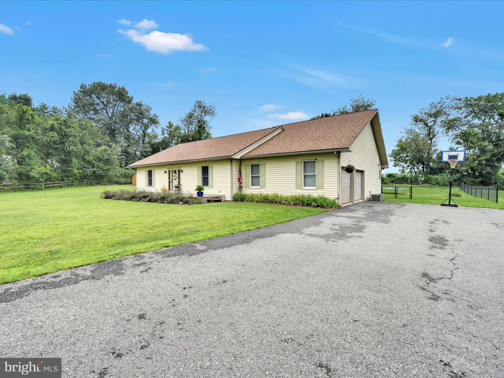 Auburn, Pennsylvania 17922, United States, 3 Bedrooms Bedrooms, ,2 BathroomsBathrooms,Residential,Pending,185464