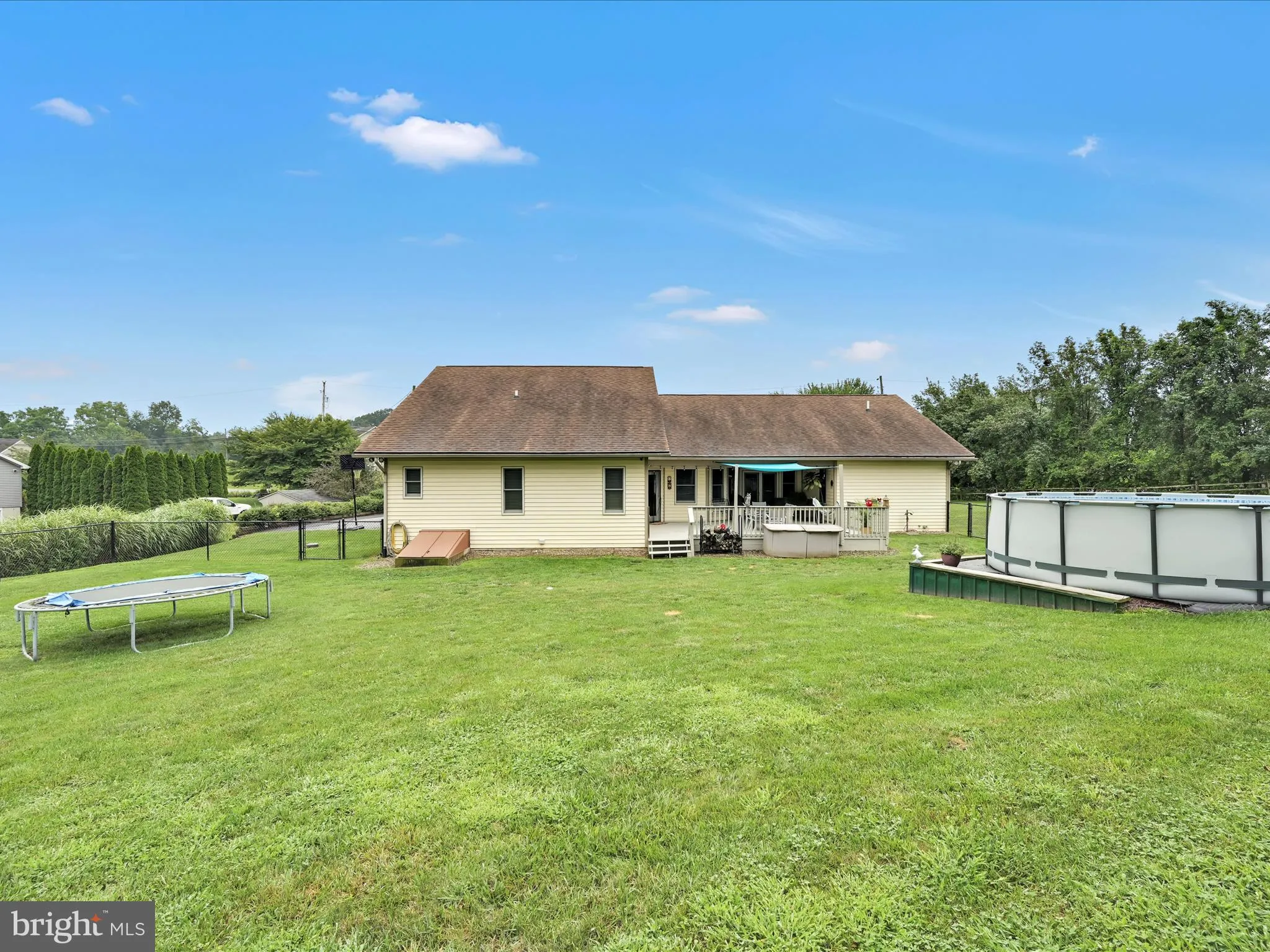 Auburn, Pennsylvania 17922, United States, 3 Bedrooms Bedrooms, ,2 BathroomsBathrooms,Residential,Pending,185464