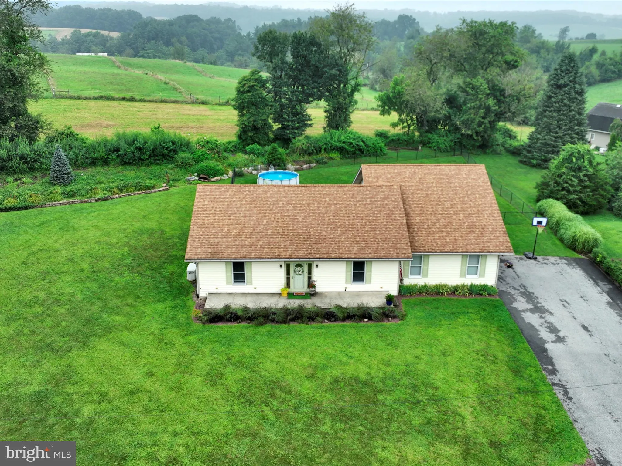 Auburn, Pennsylvania 17922, United States, 3 Bedrooms Bedrooms, ,2 BathroomsBathrooms,Residential,Pending,185464