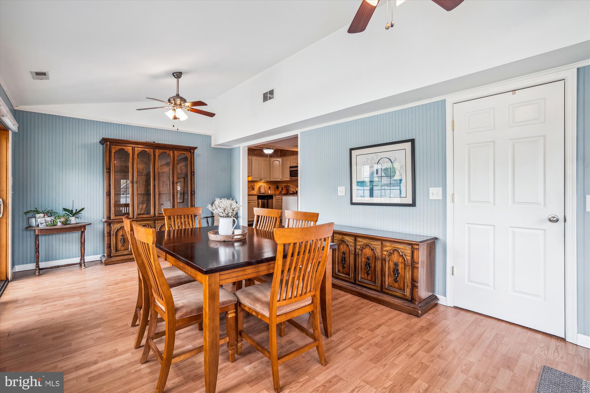 COUNTRY CLUB ESTATES - Residential