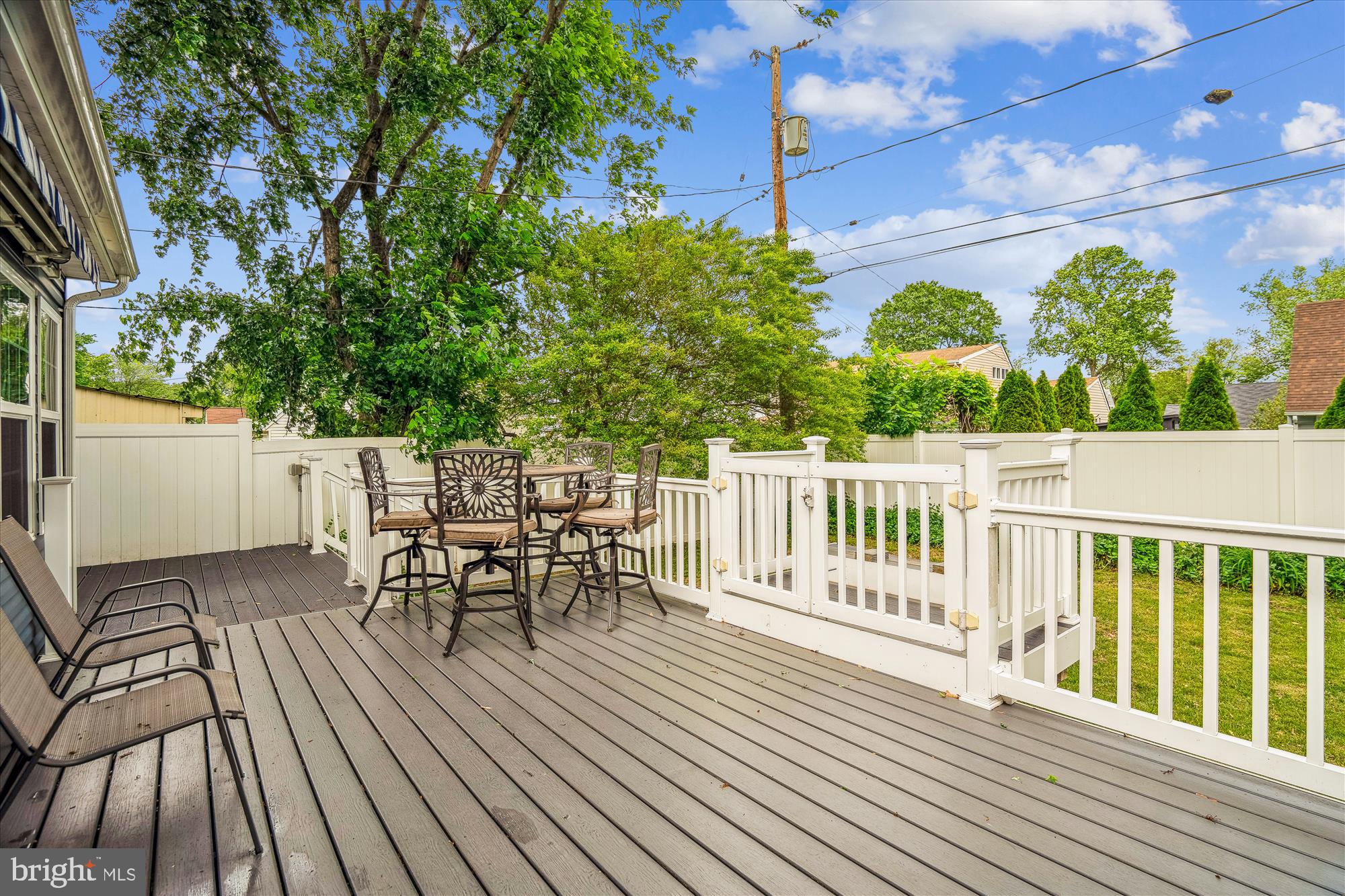 COUNTRY CLUB ESTATES - Residential