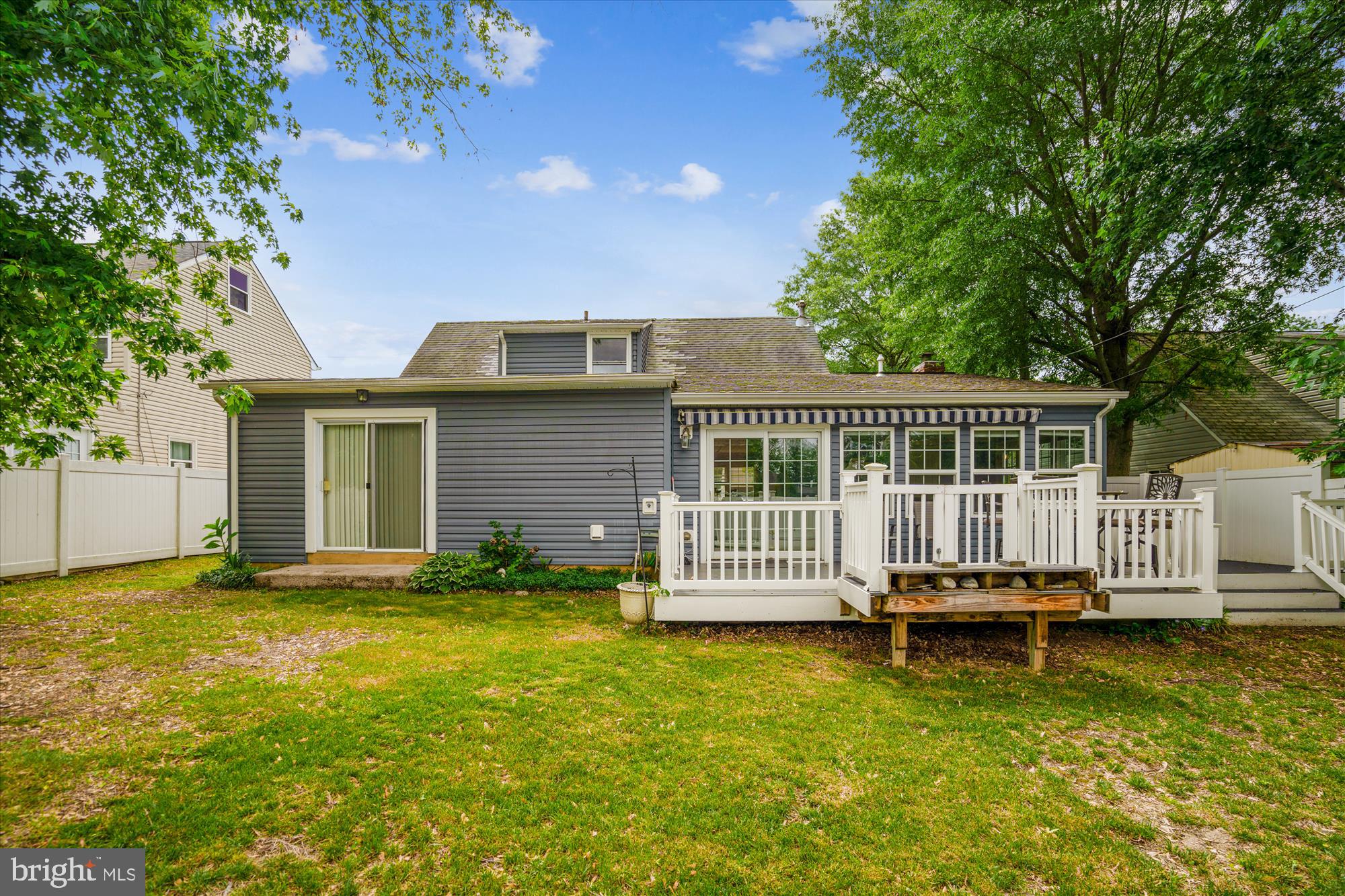 COUNTRY CLUB ESTATES - Residential