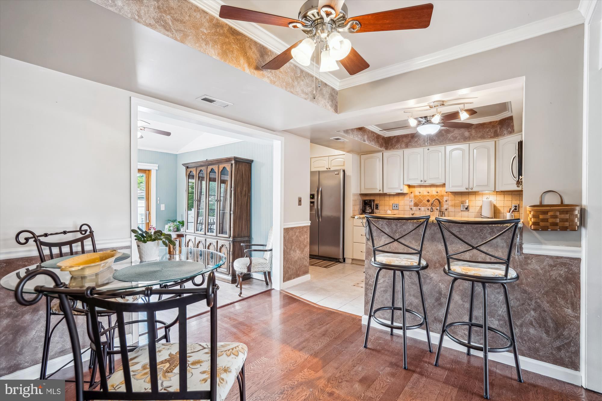 COUNTRY CLUB ESTATES - Residential