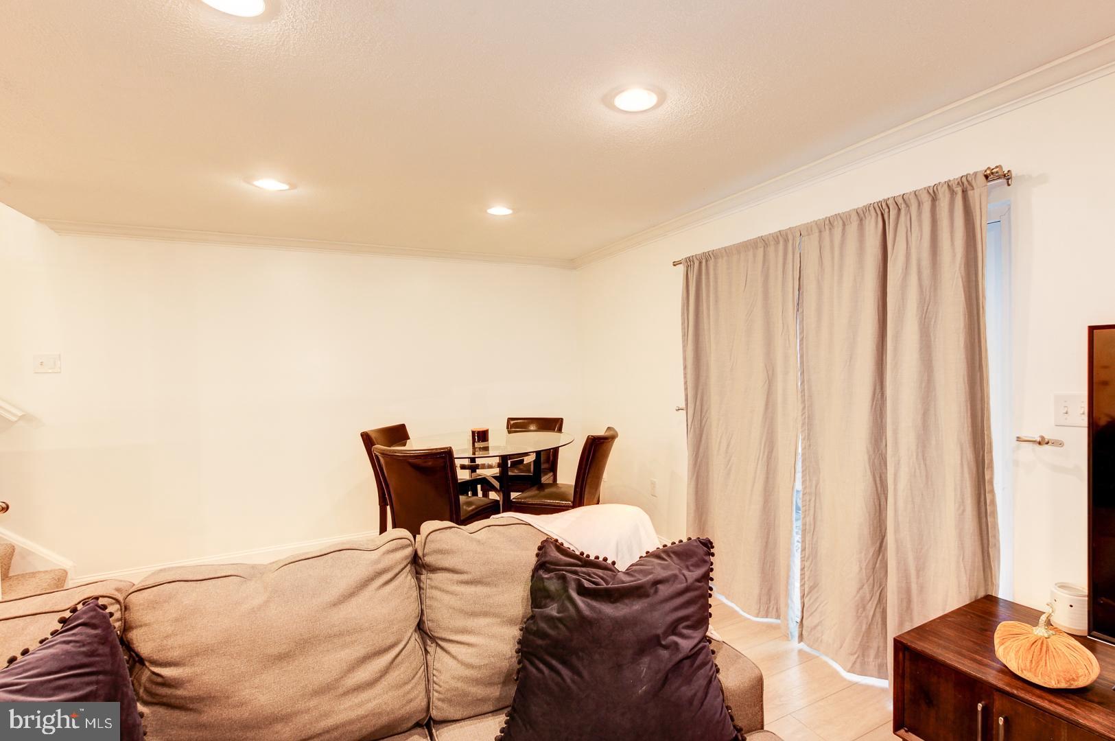 HOLLY PARK - Residential