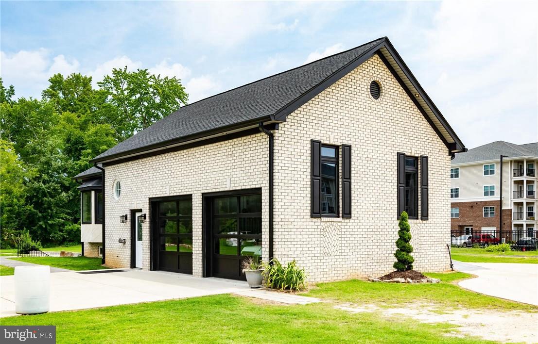 1325 HODGES ROAD