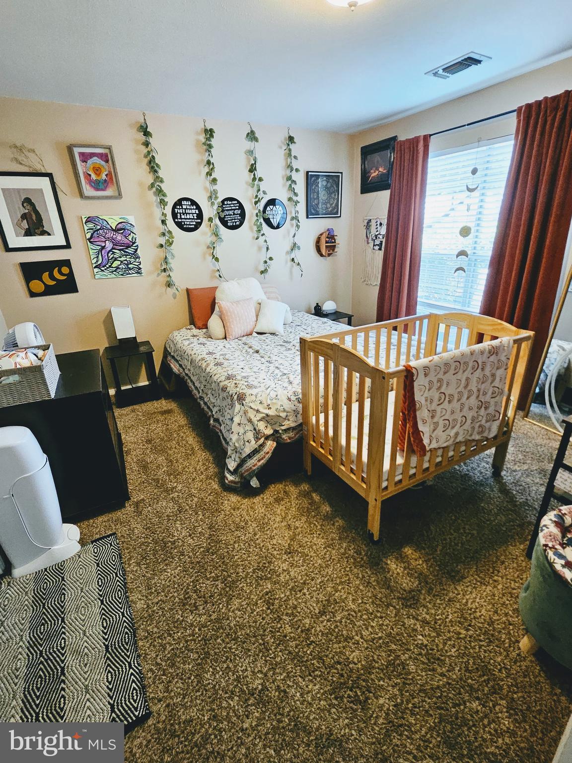 ENGLISH COUNTRY MANOR - Residential Lease