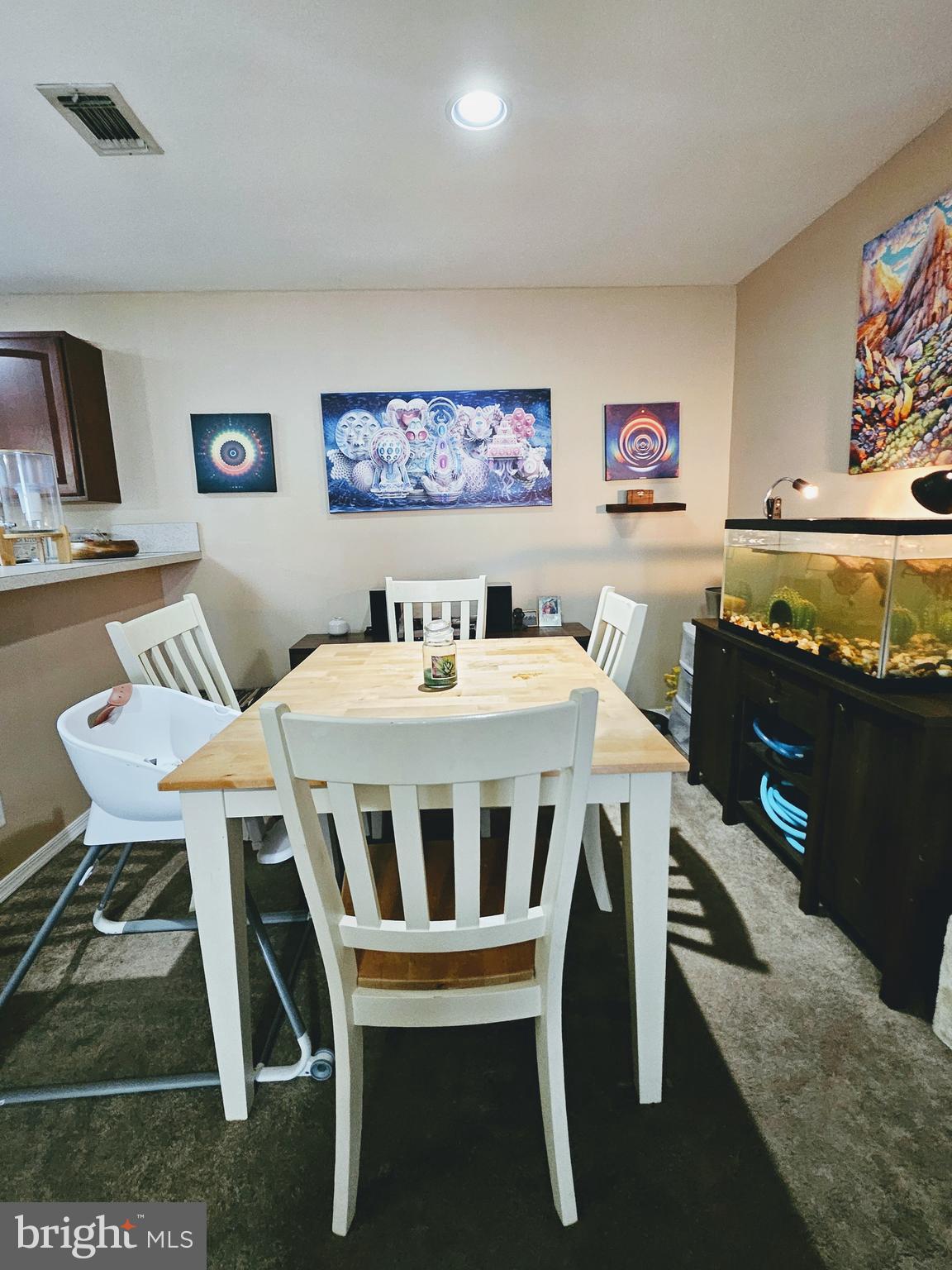 ENGLISH COUNTRY MANOR - Residential Lease