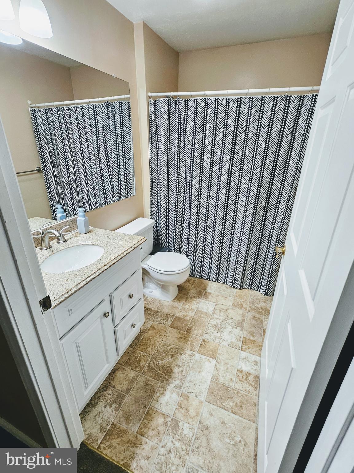 ENGLISH COUNTRY MANOR - Residential Lease