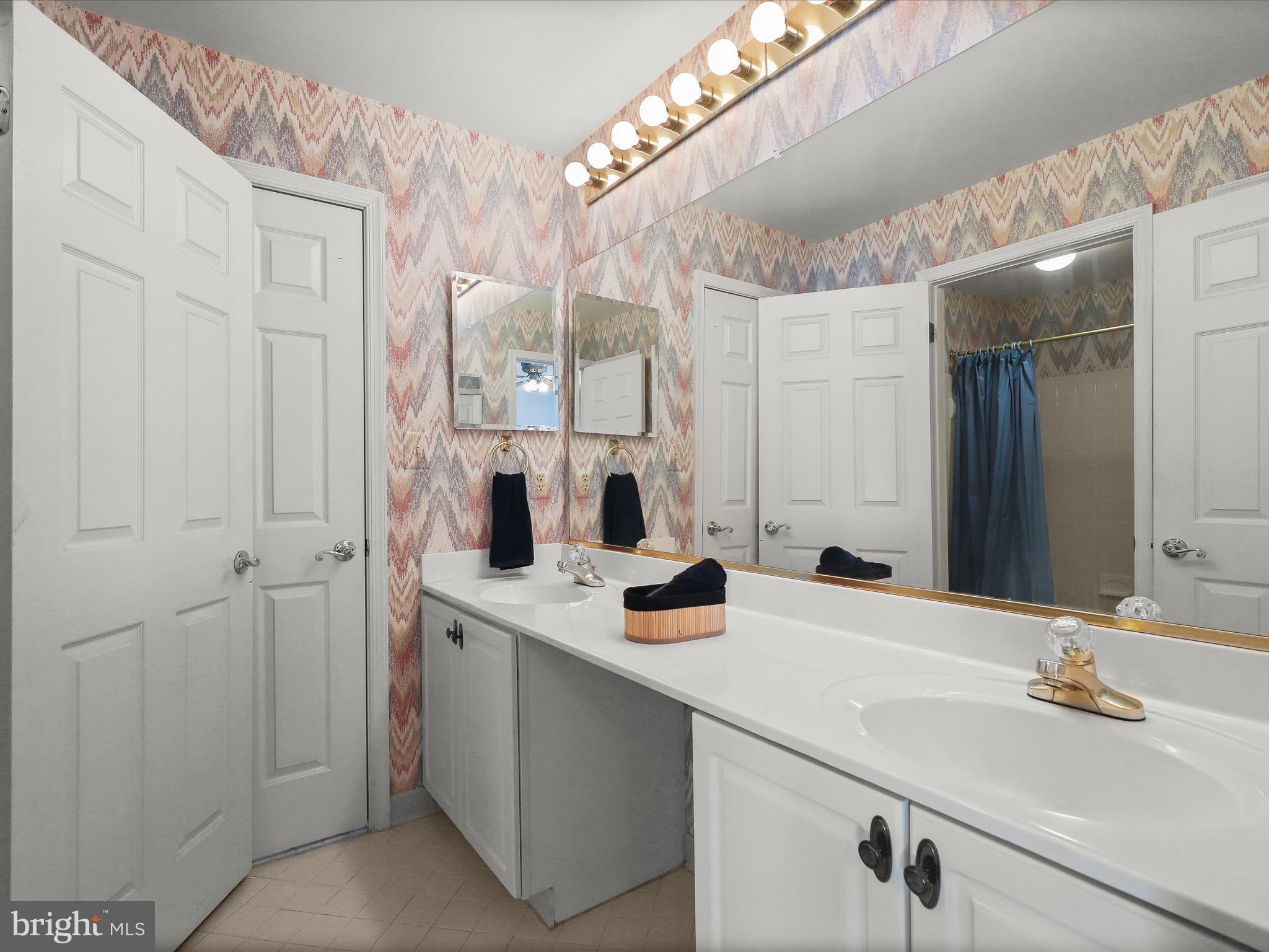 BURLEIGH MANOR - Residential