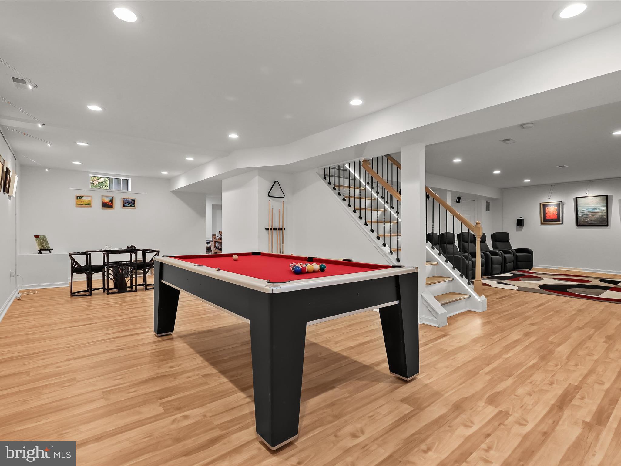 BURLEIGH MANOR - Residential