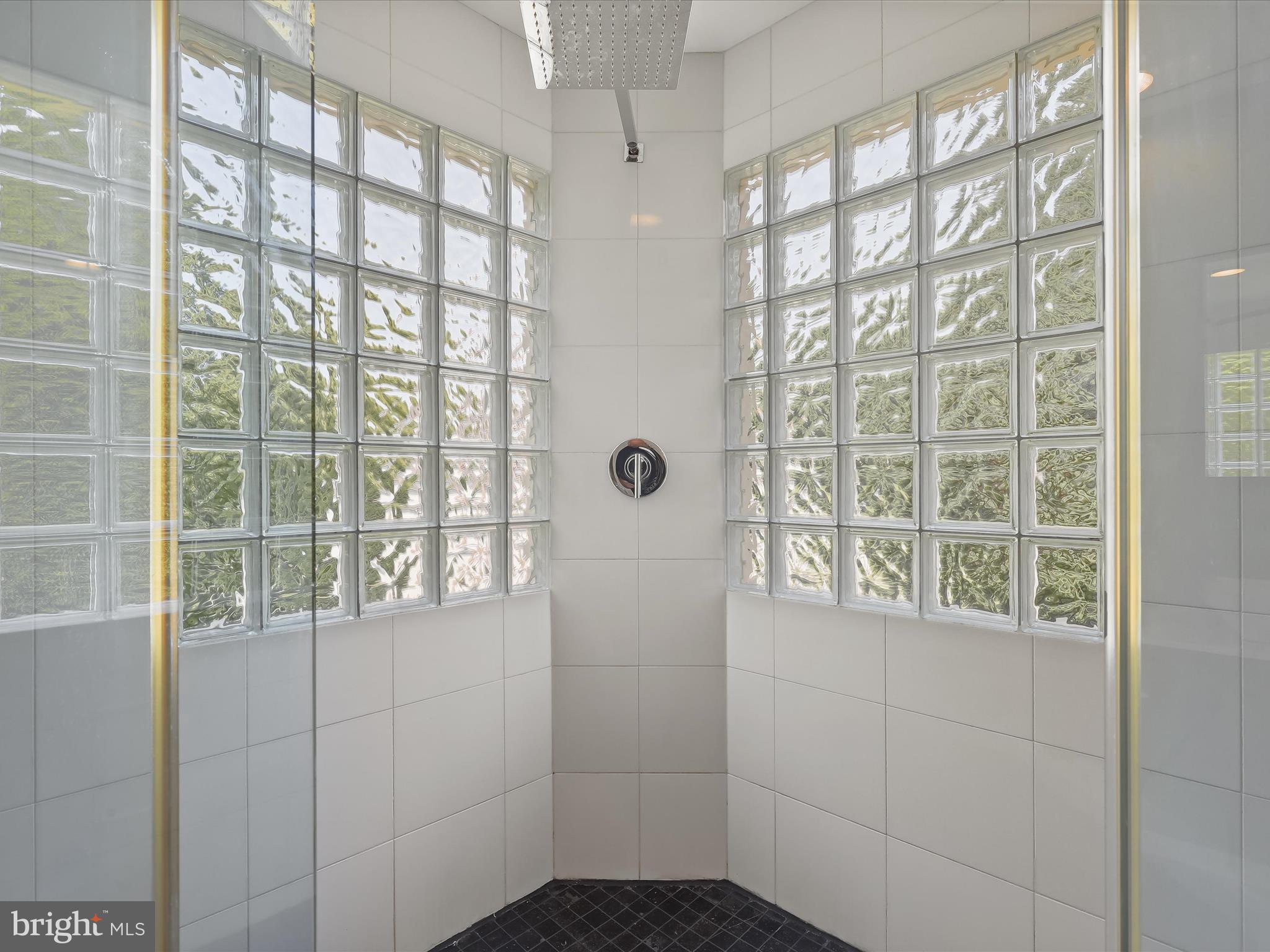 BURLEIGH MANOR - Residential