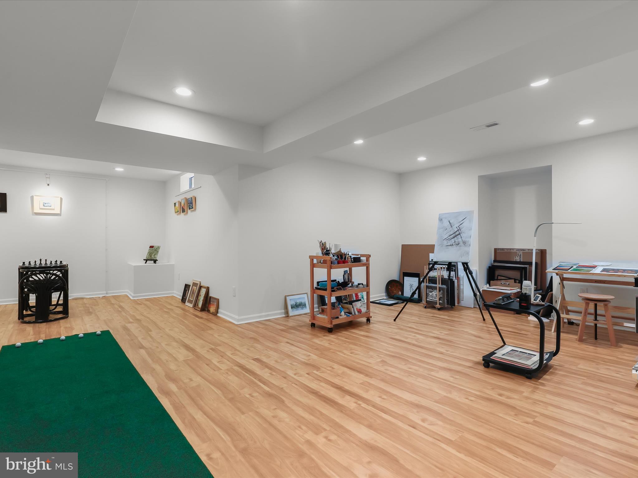 BURLEIGH MANOR - Residential