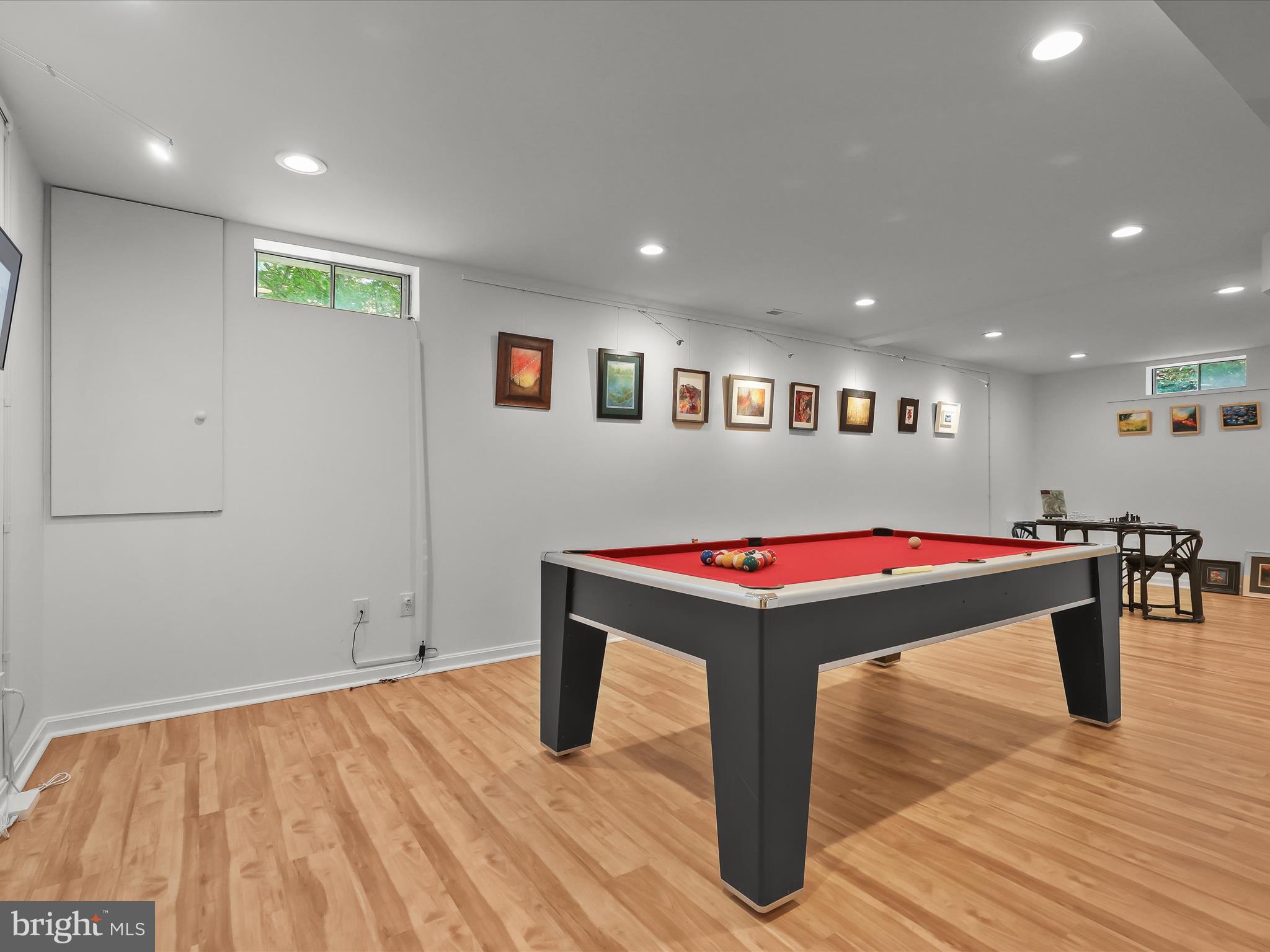 BURLEIGH MANOR - Residential