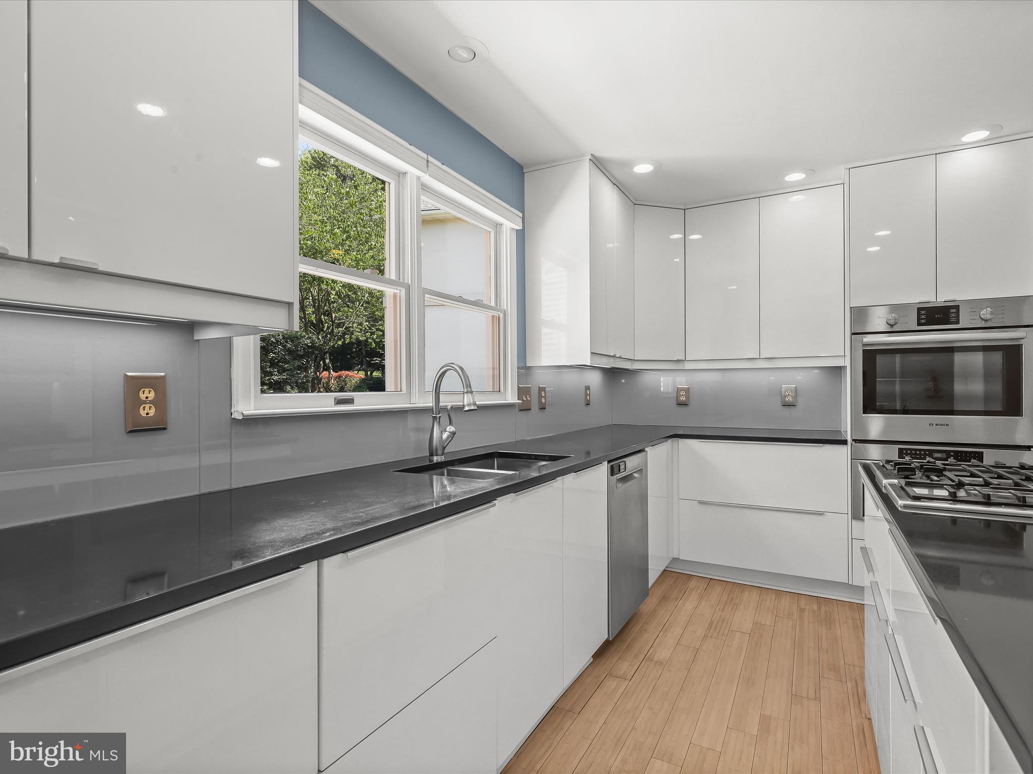 BURLEIGH MANOR - Residential