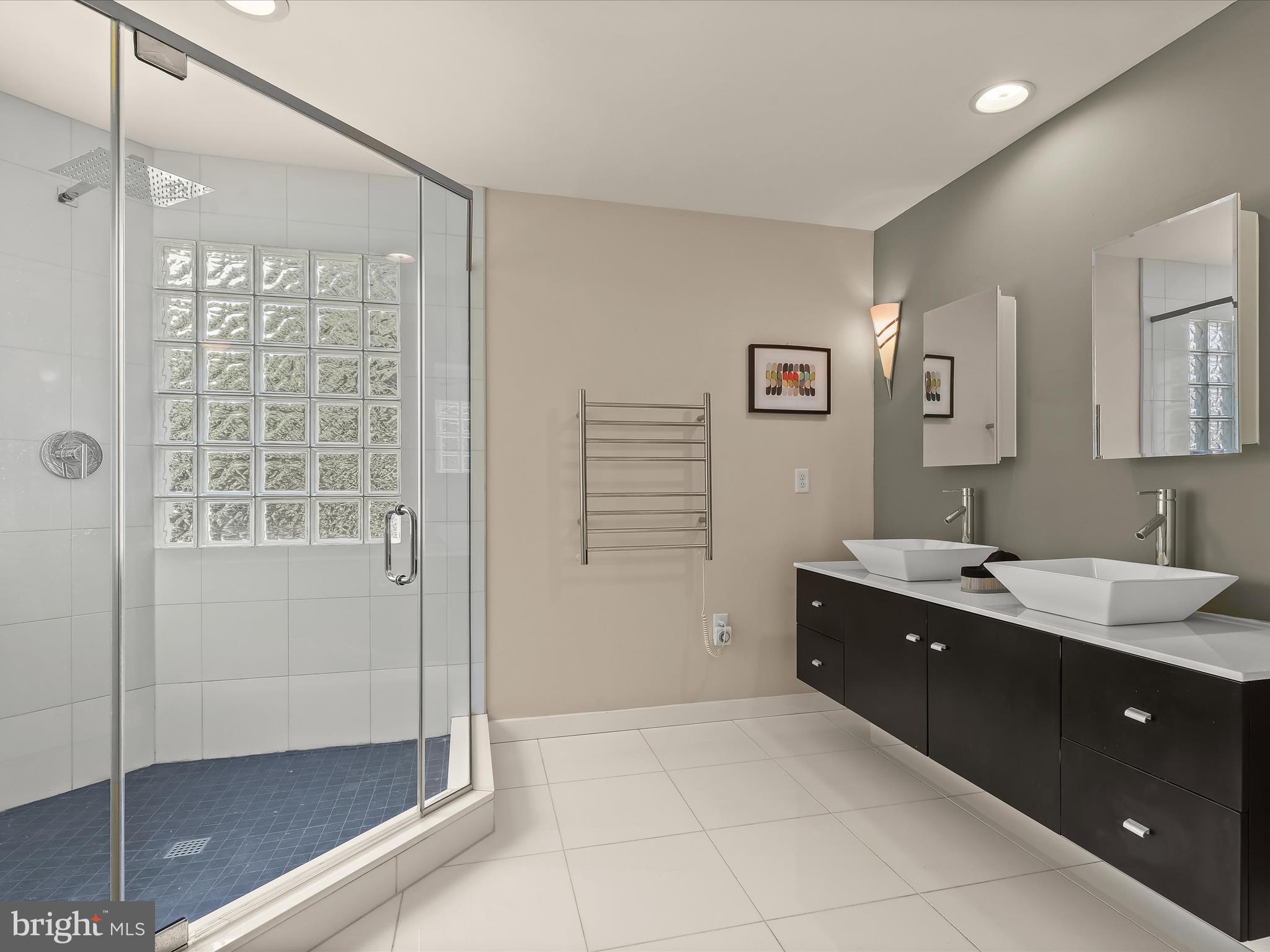 BURLEIGH MANOR - Residential