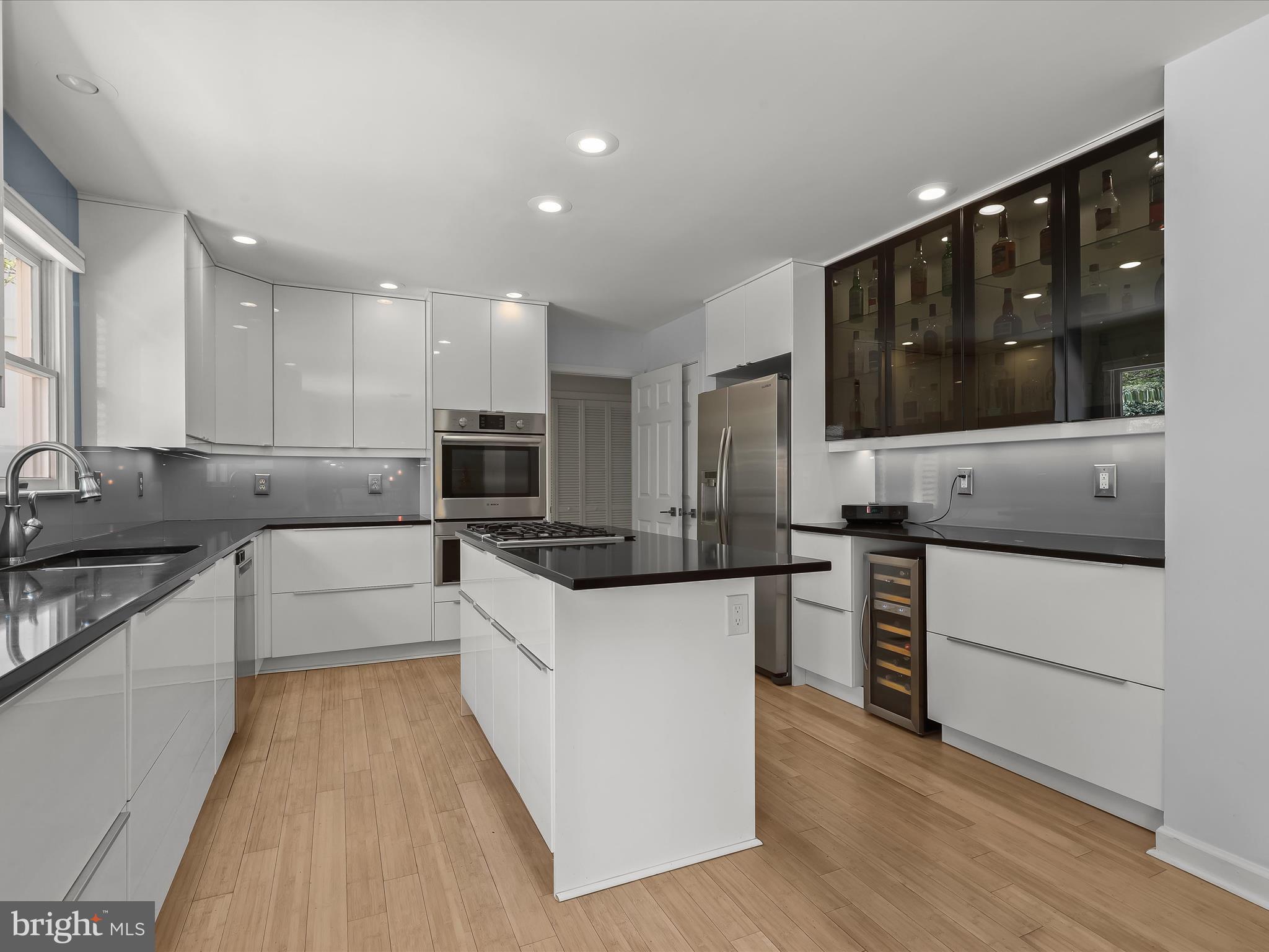 BURLEIGH MANOR - Residential