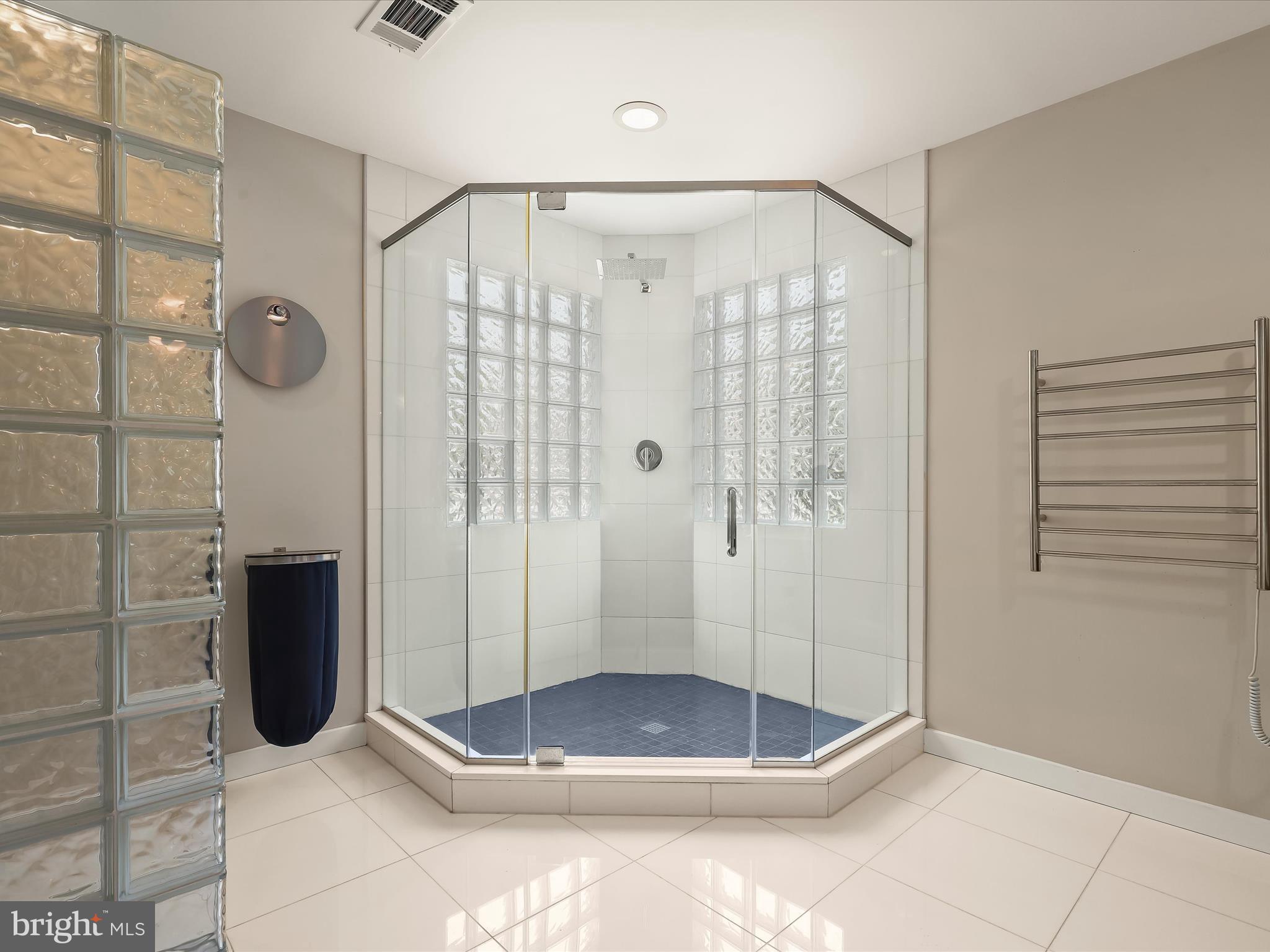 BURLEIGH MANOR - Residential