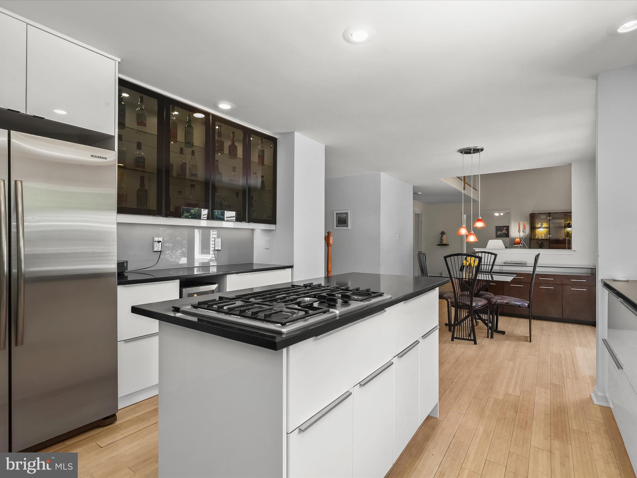 BURLEIGH MANOR - Residential