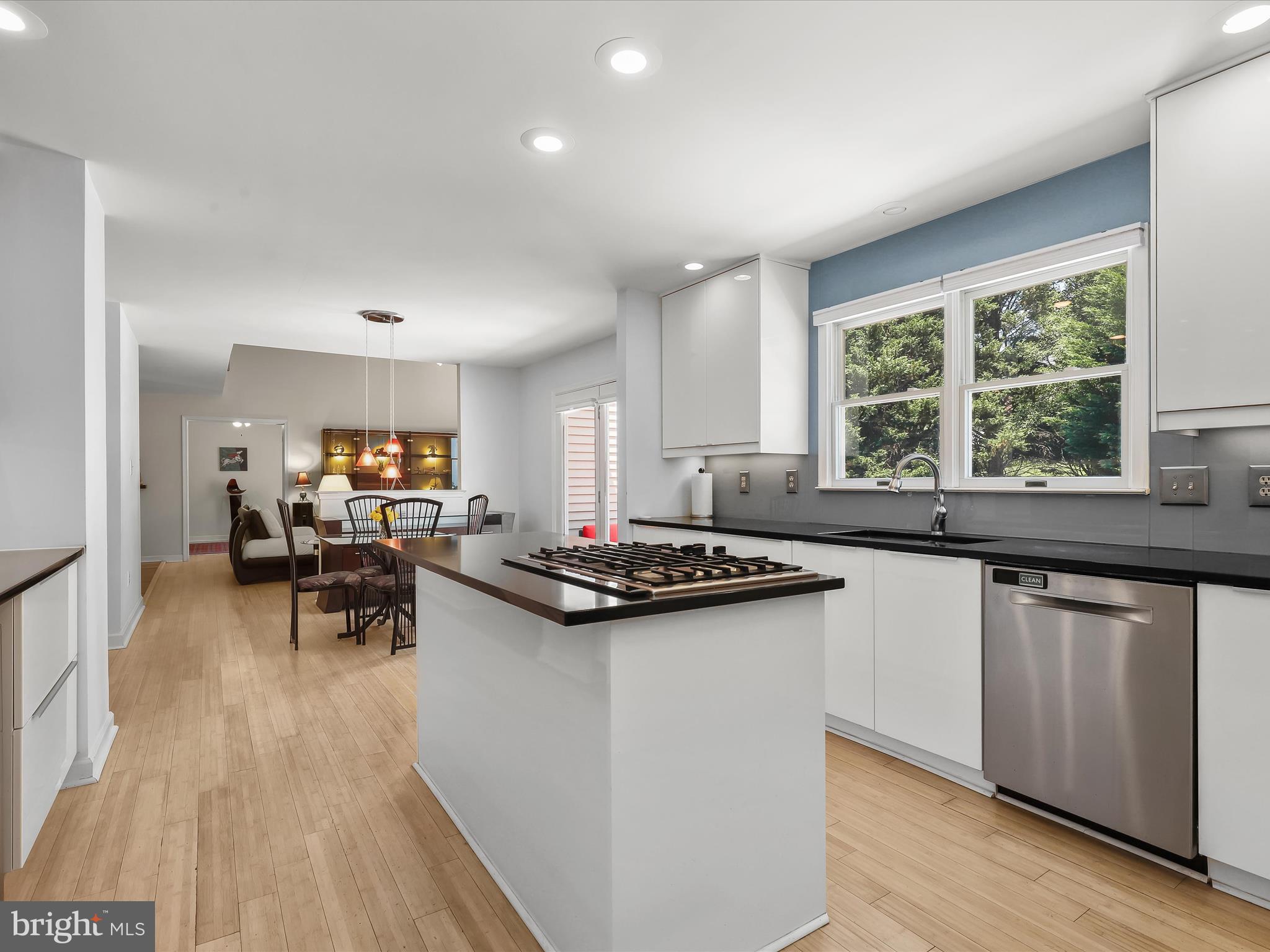 BURLEIGH MANOR - Residential