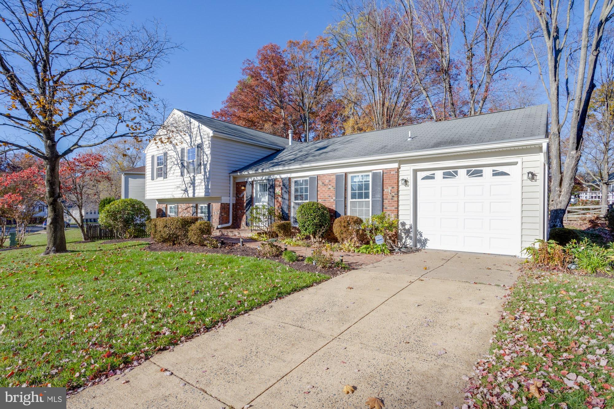 LAKE BRADDOCK - Residential