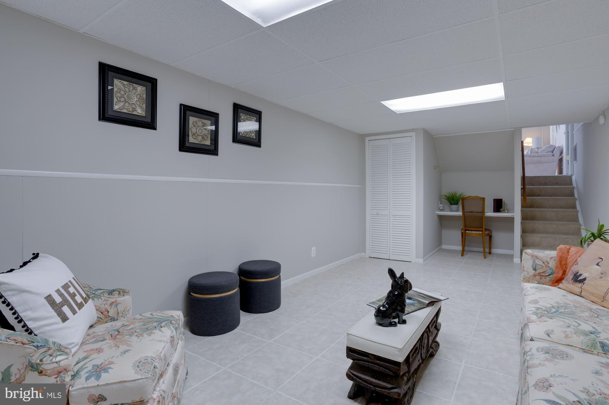 LAKE BRADDOCK - Residential