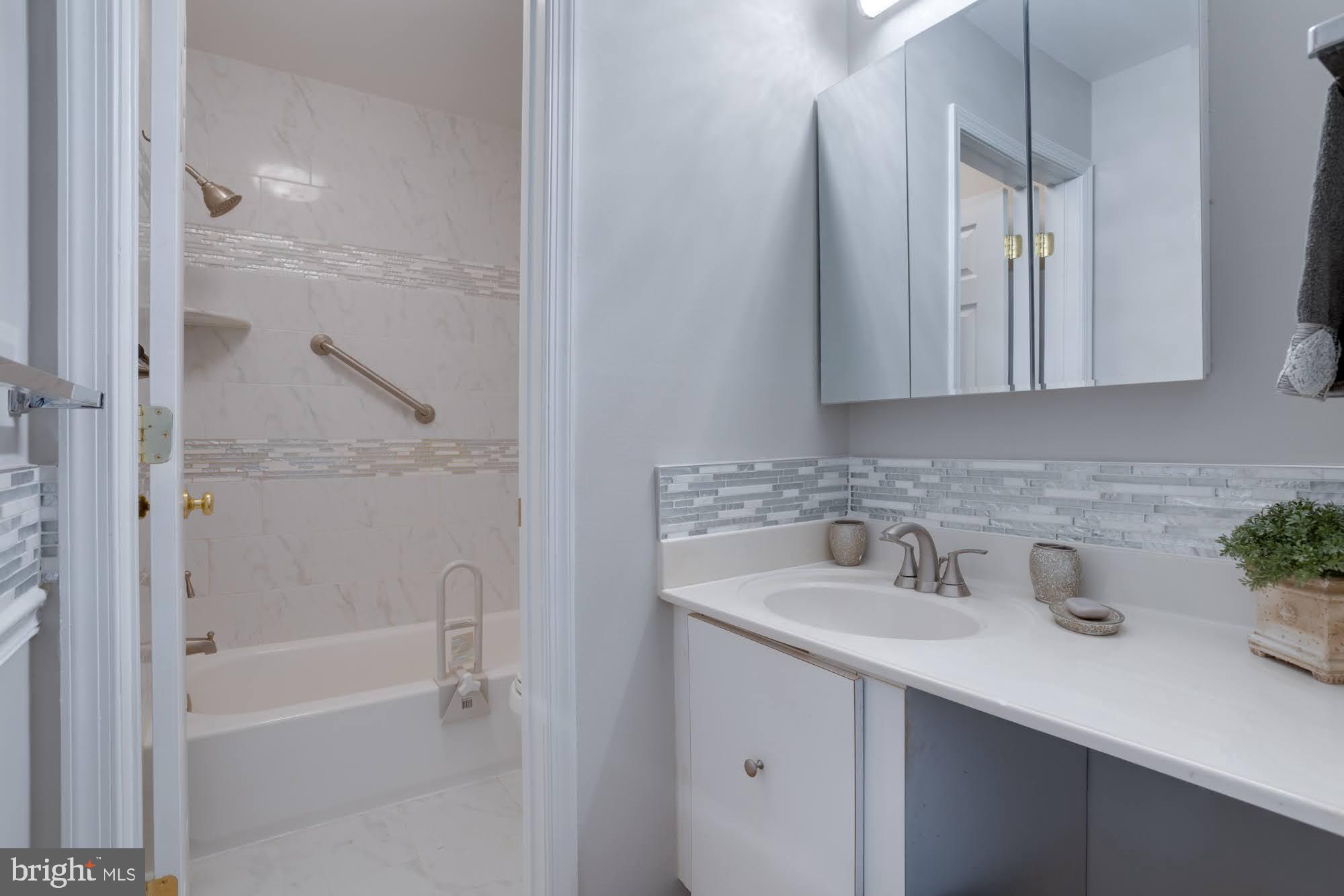 LAKE BRADDOCK - Residential