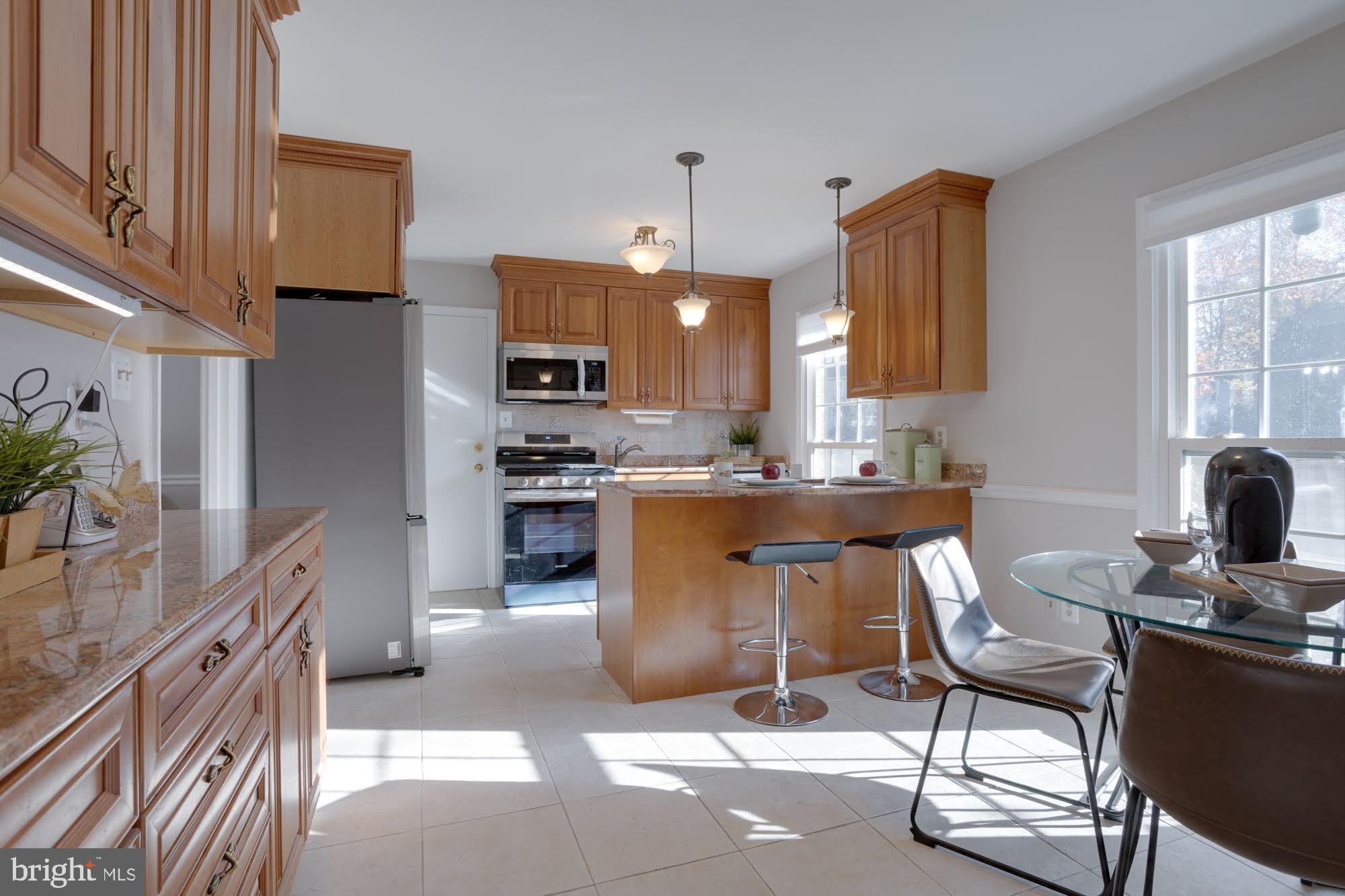 LAKE BRADDOCK - Residential