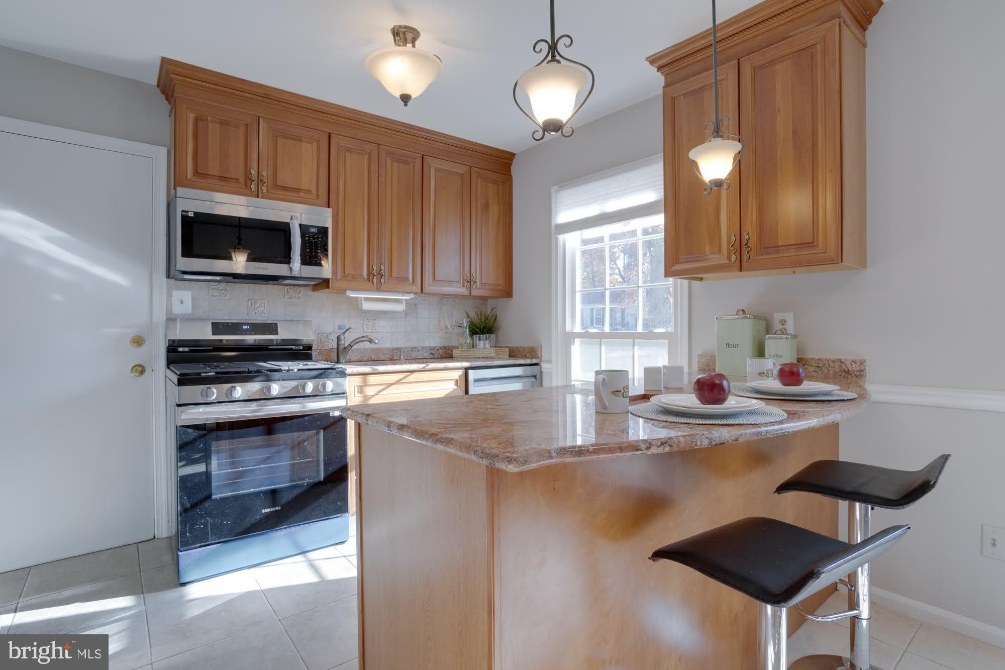 LAKE BRADDOCK - Residential