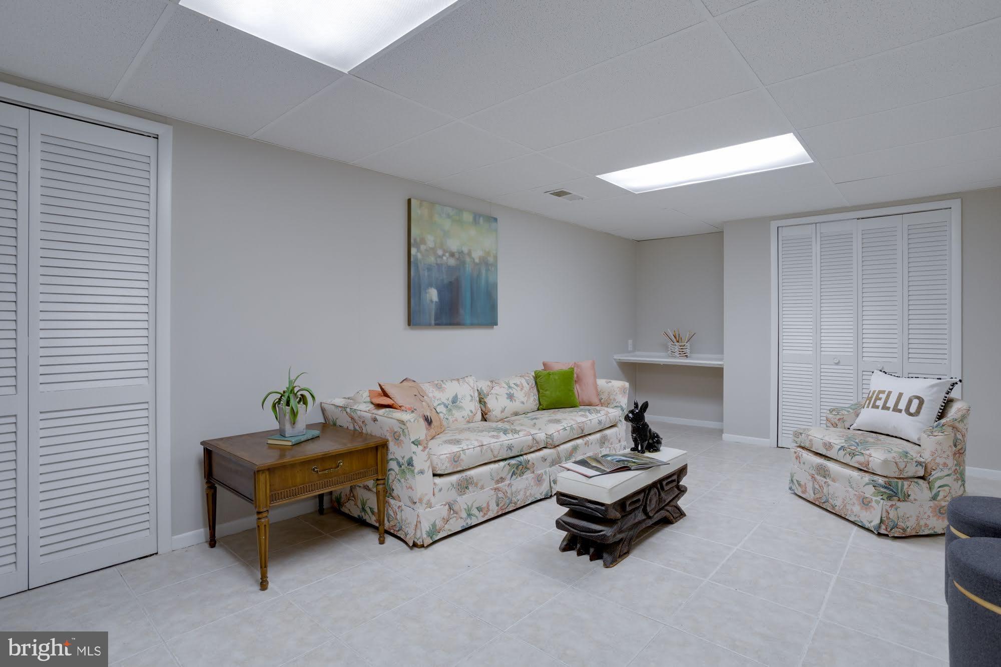 LAKE BRADDOCK - Residential