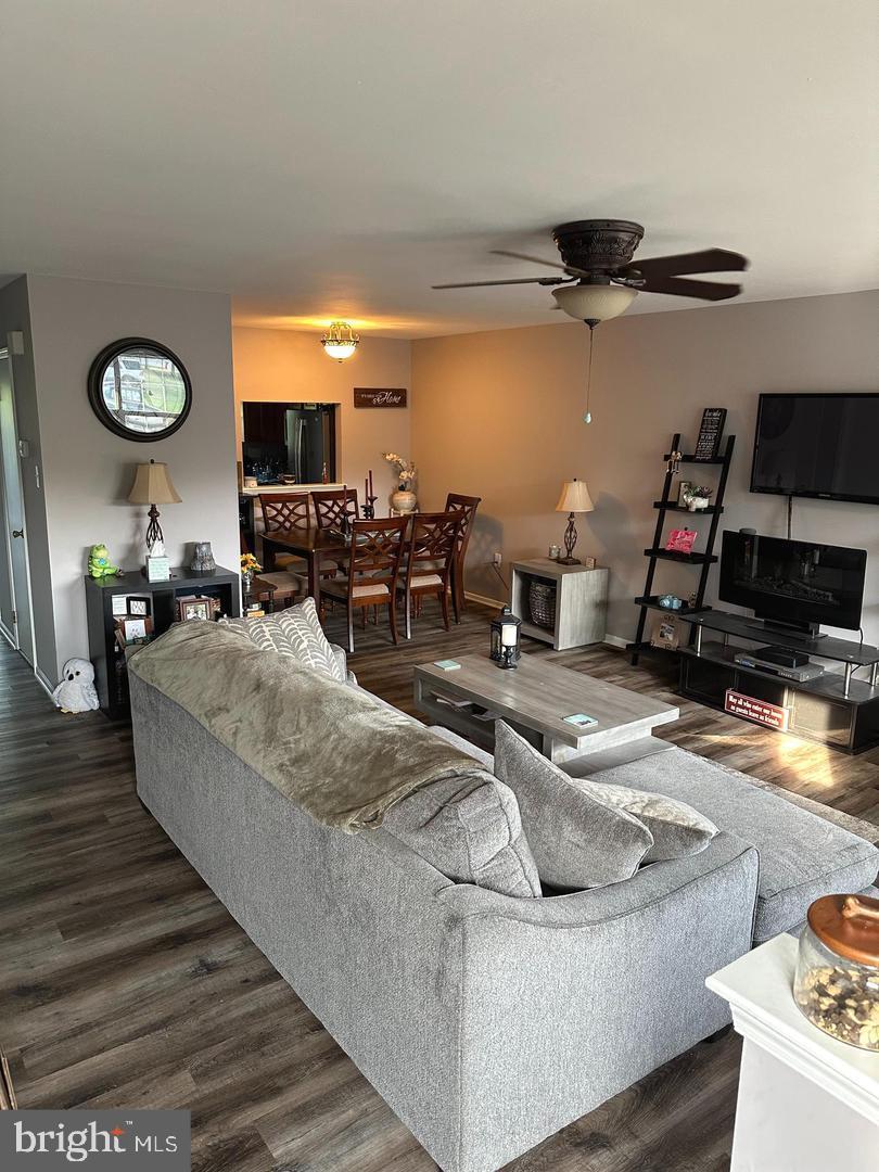 MAPLE HILL - Residential