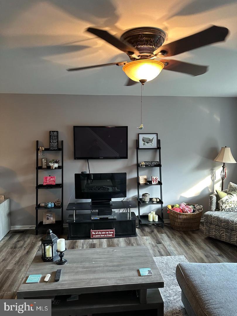 MAPLE HILL - Residential