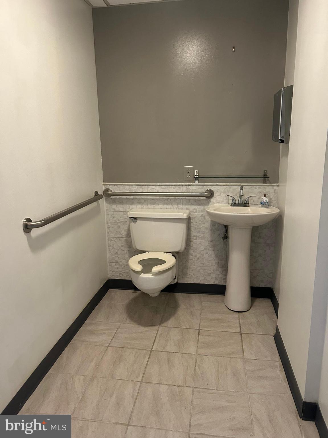 HAVERTOWN - Commercial Sale