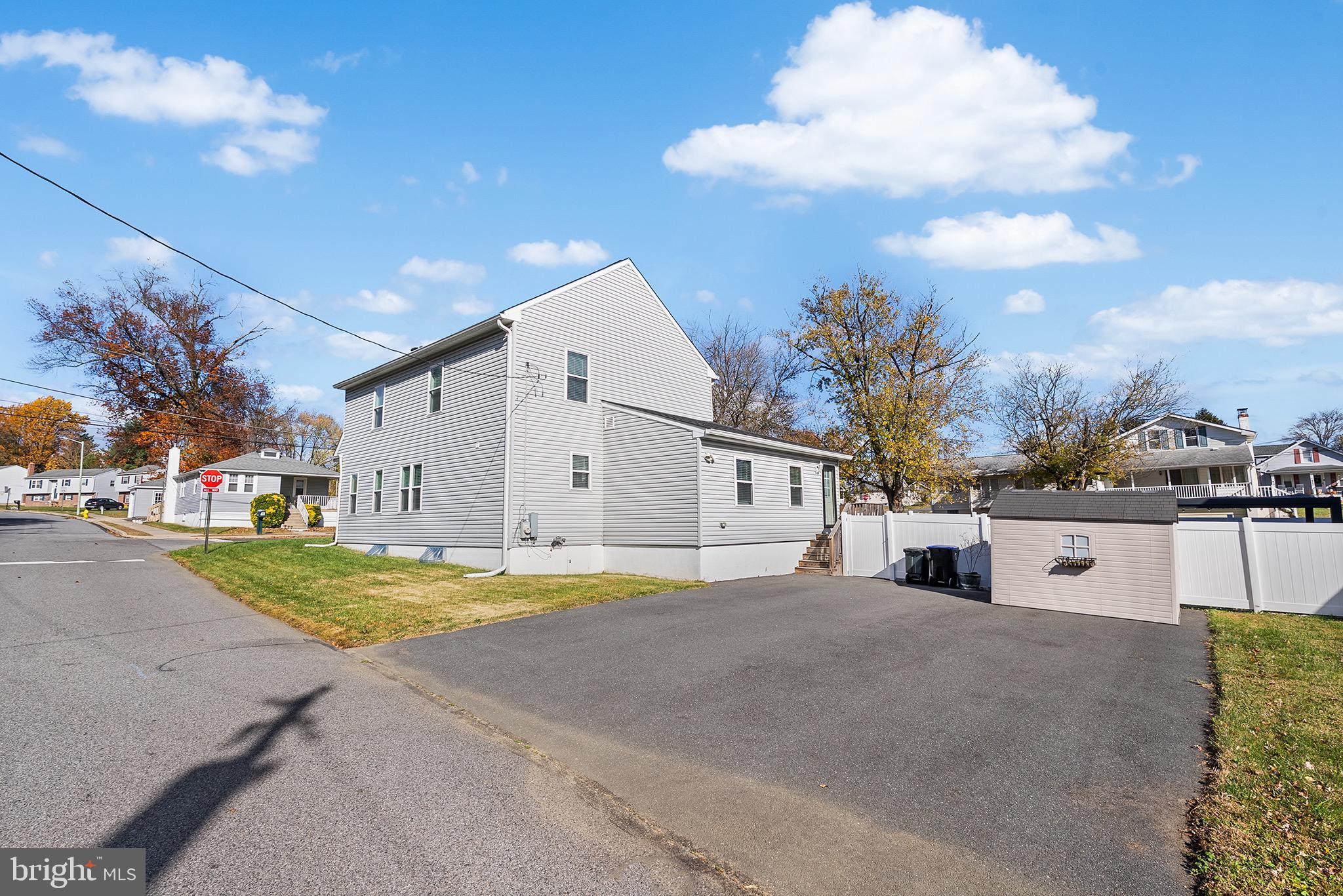 TWIN OAKS - Residential