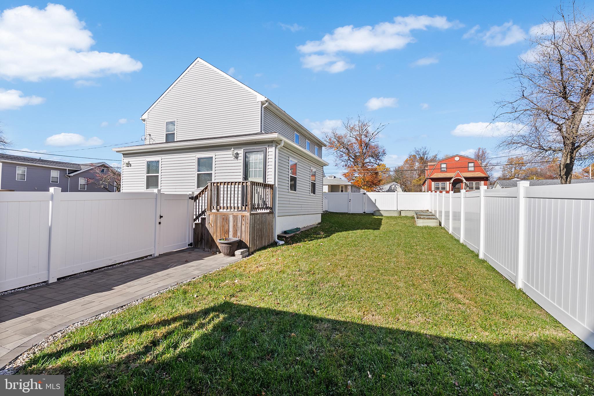 TWIN OAKS - Residential