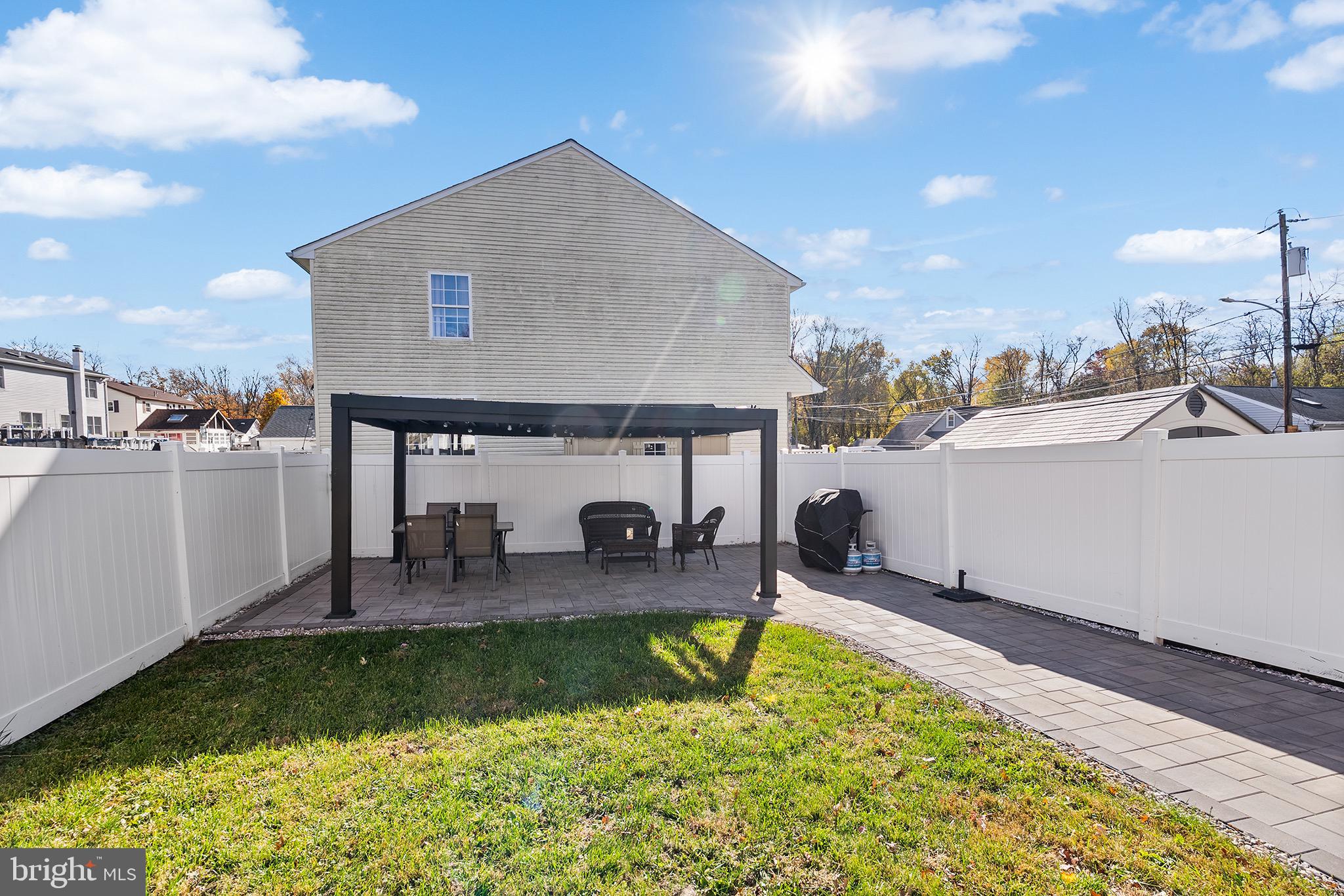 TWIN OAKS - Residential