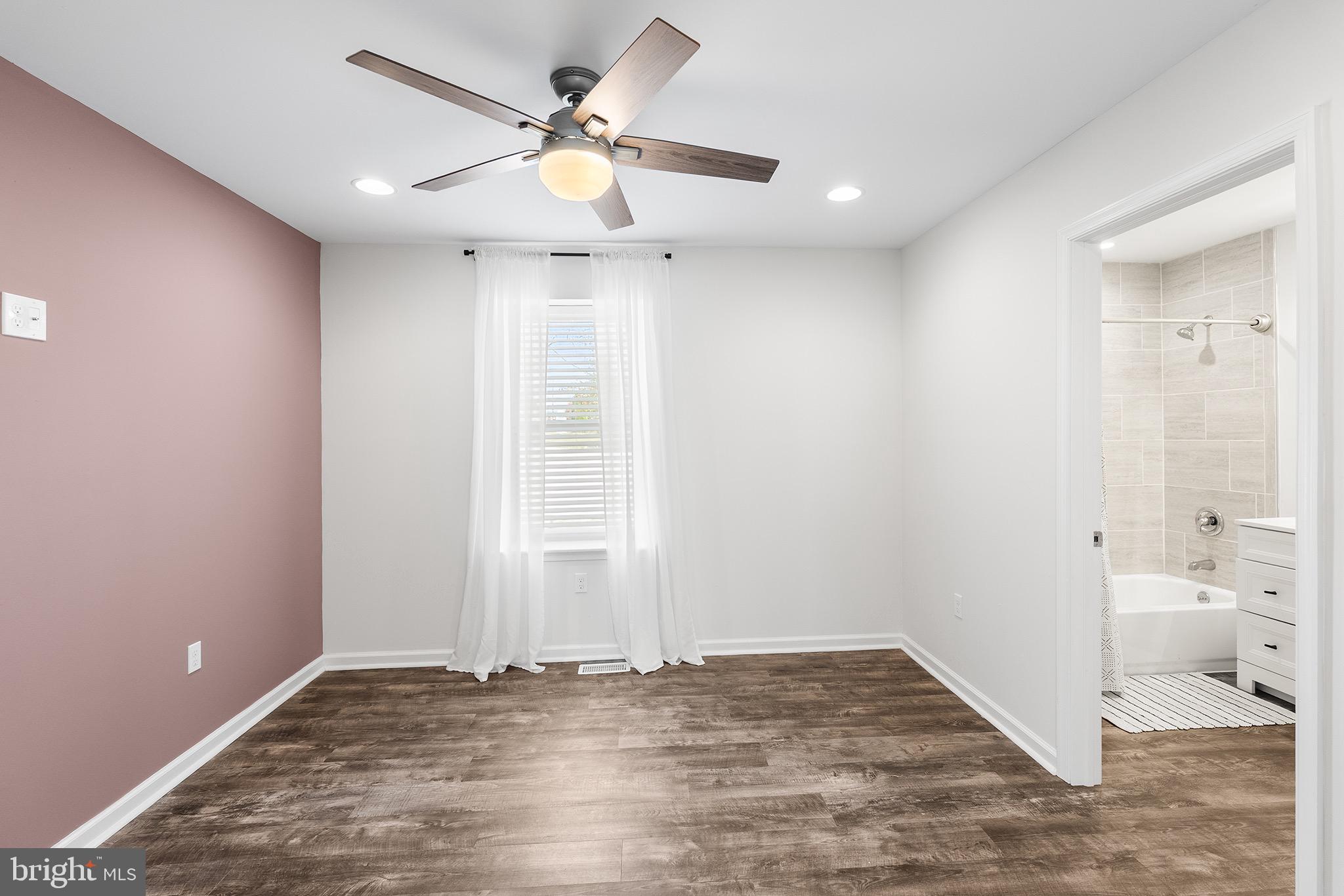 TWIN OAKS - Residential