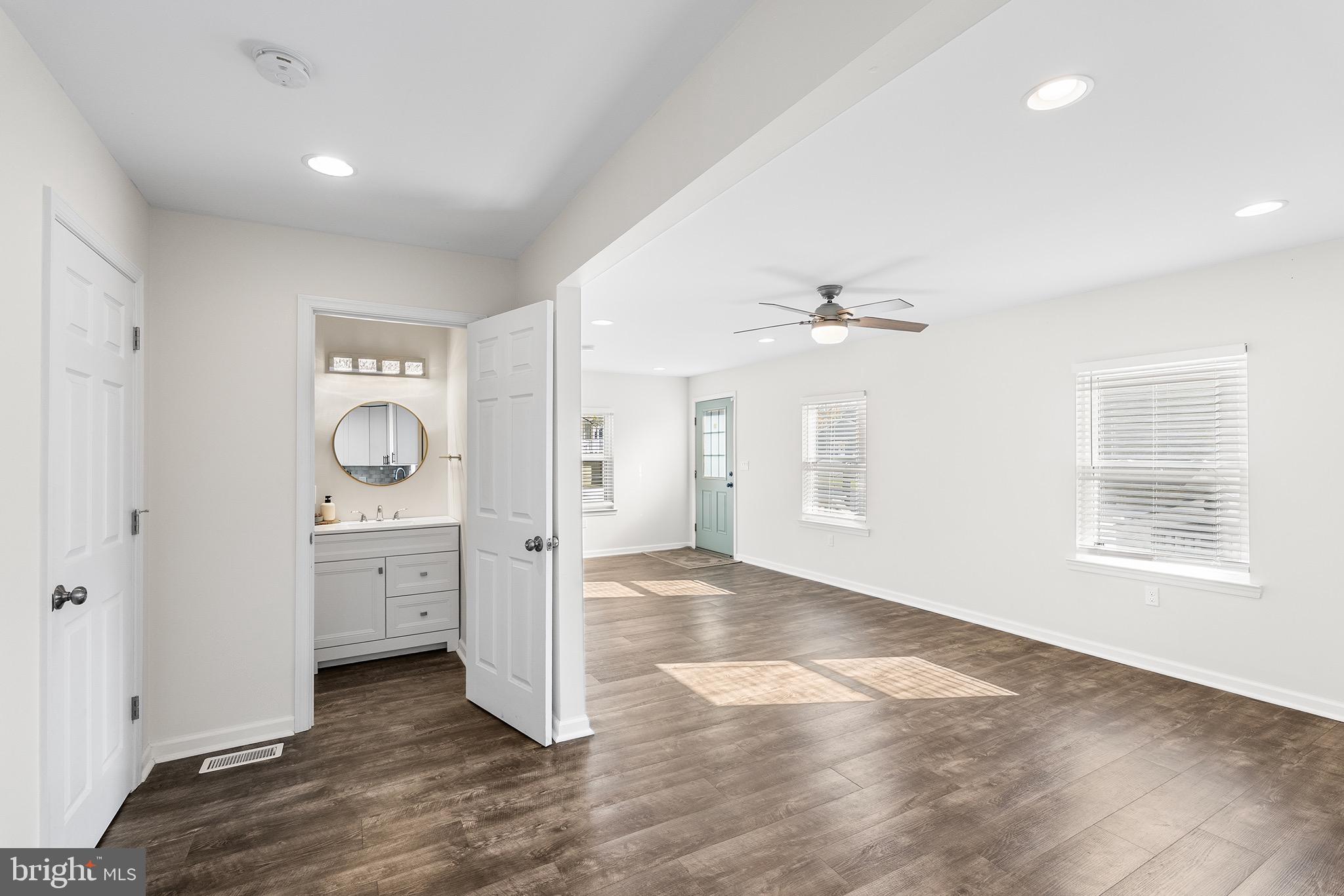 TWIN OAKS - Residential