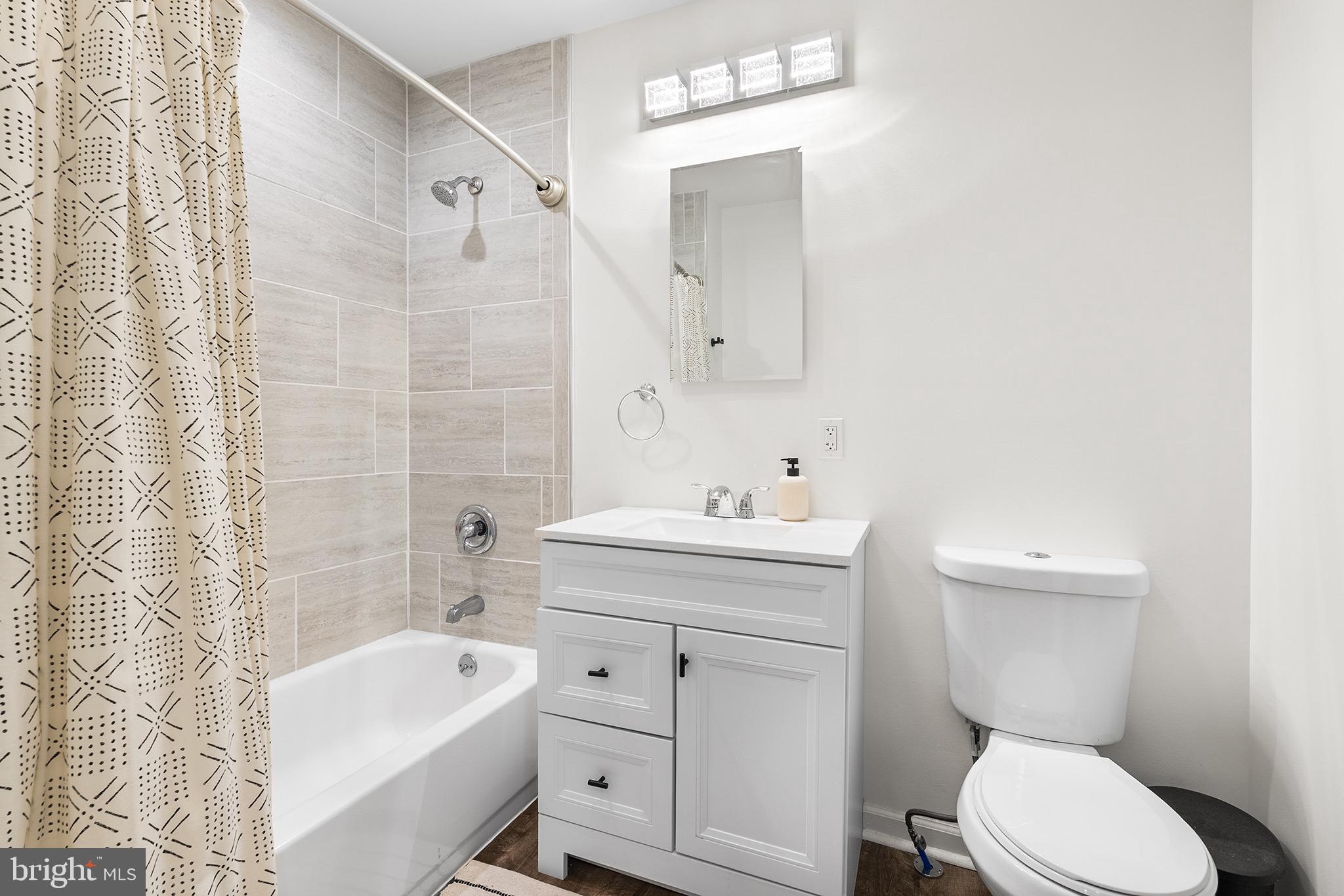 TWIN OAKS - Residential