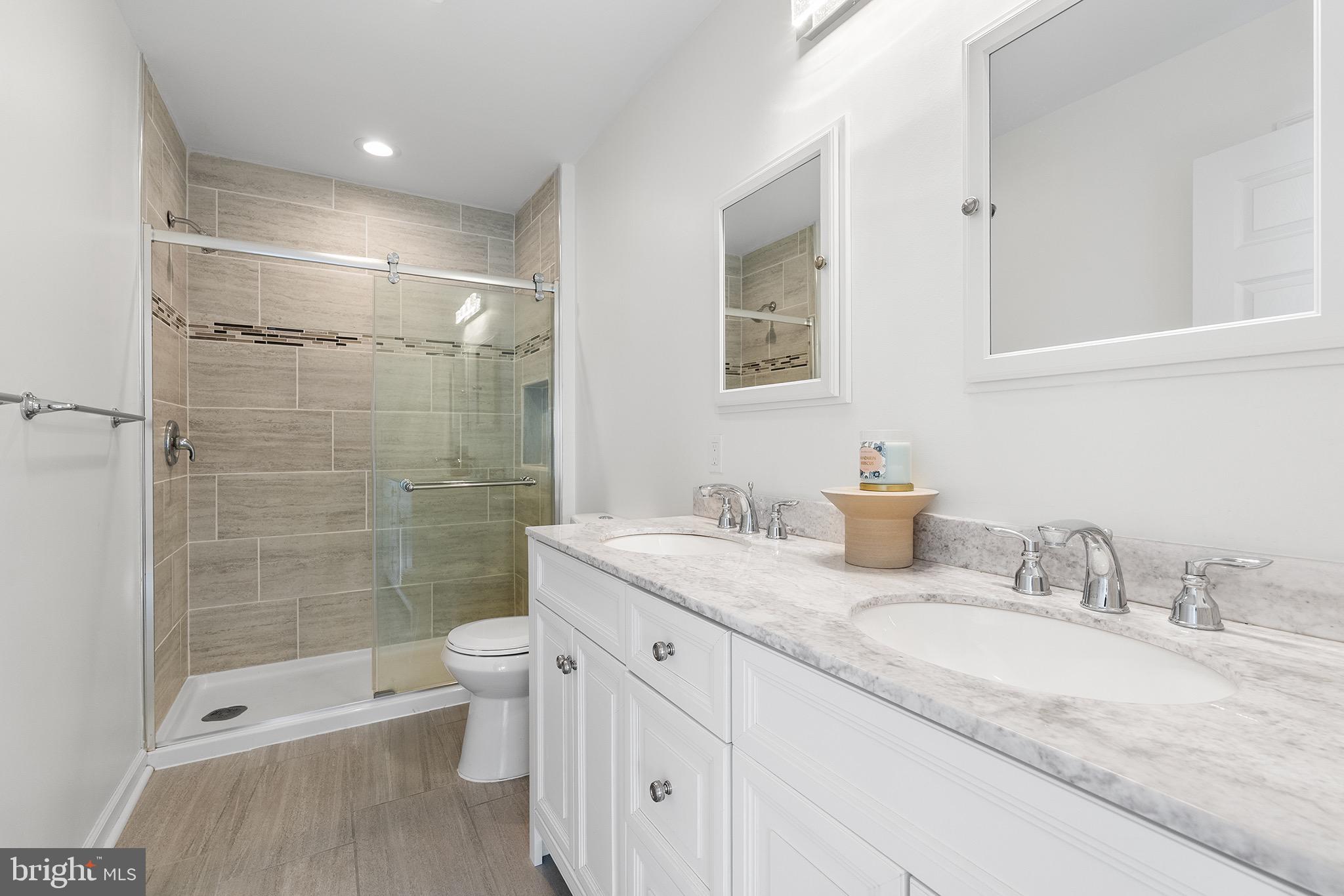 TWIN OAKS - Residential