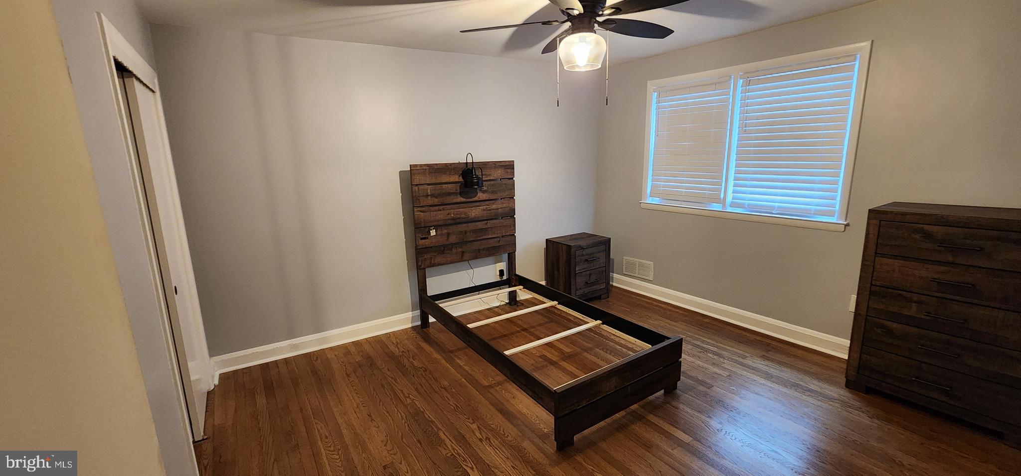 CHINQUAPIN PARK - Residential