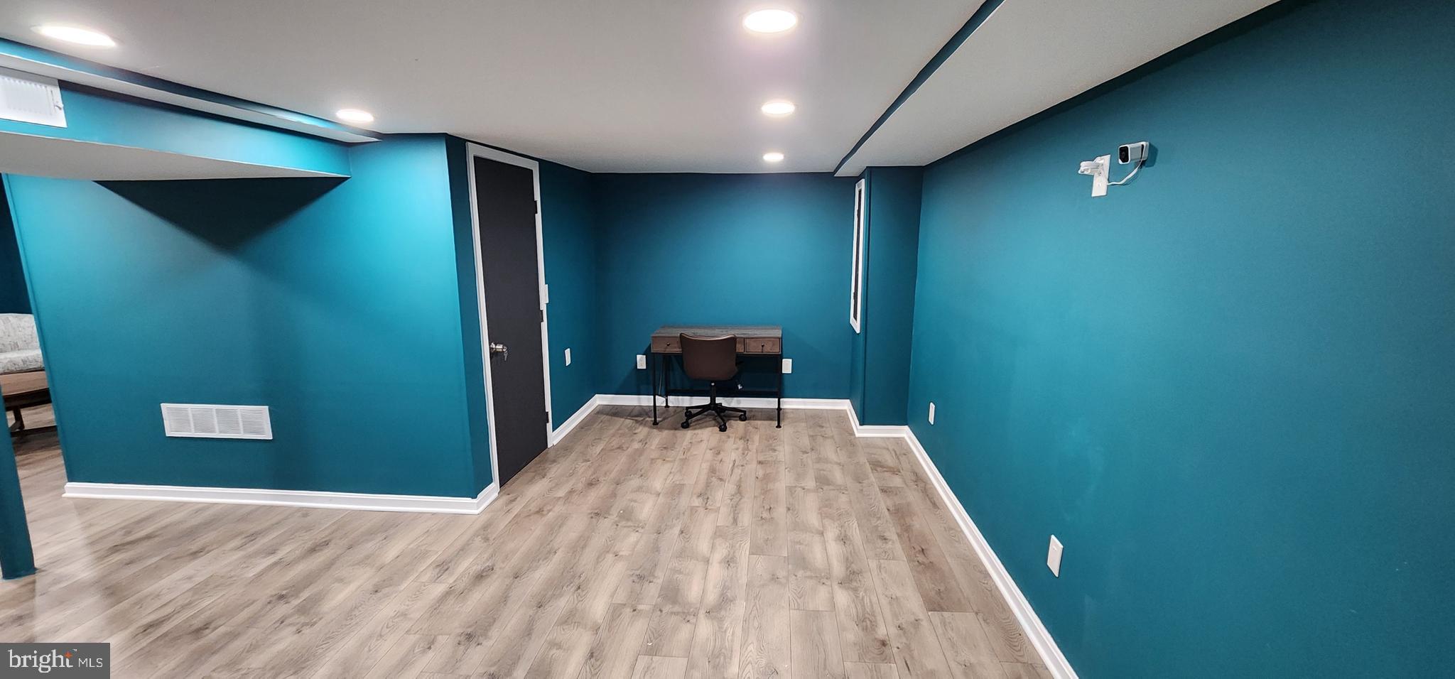 CHINQUAPIN PARK - Residential