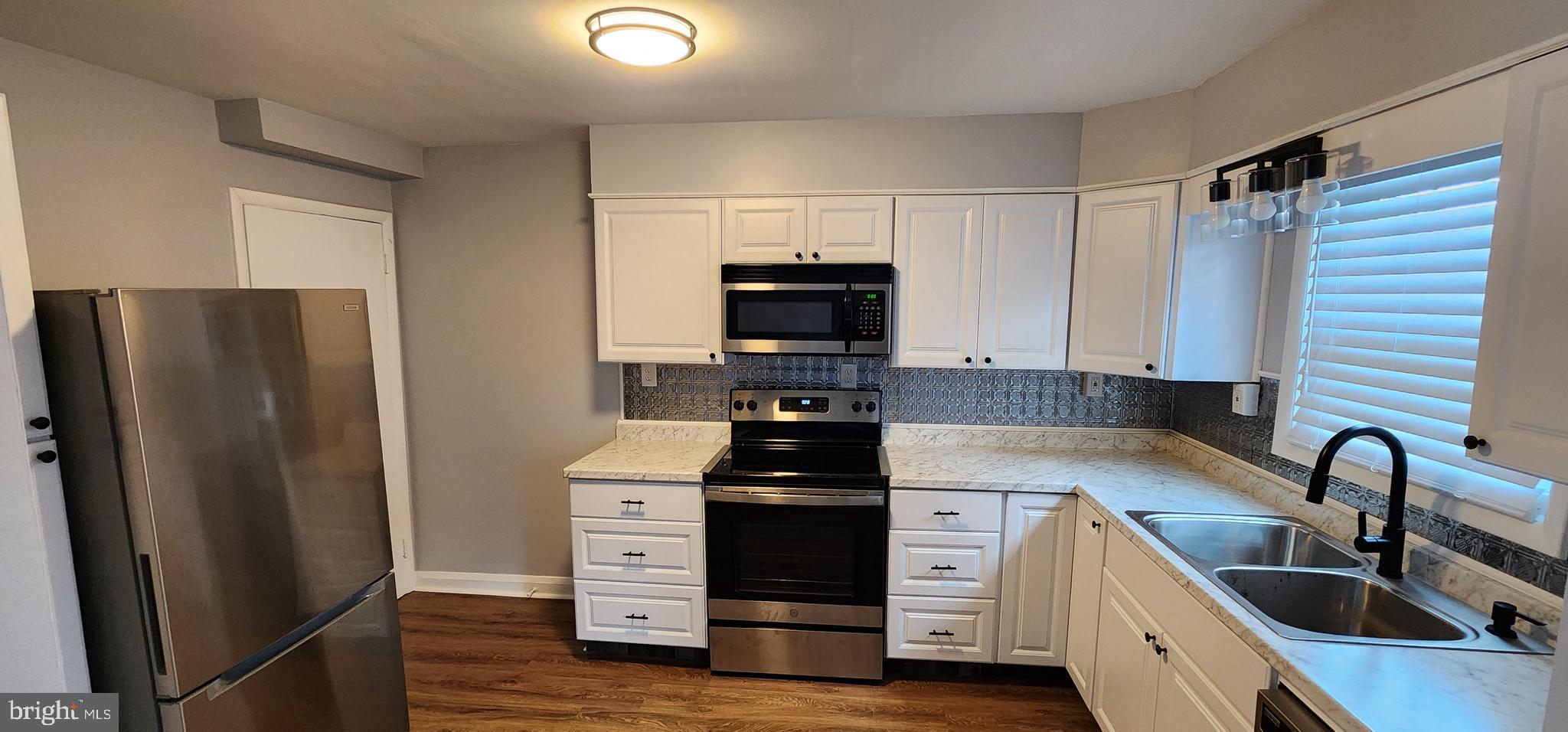 CHINQUAPIN PARK - Residential