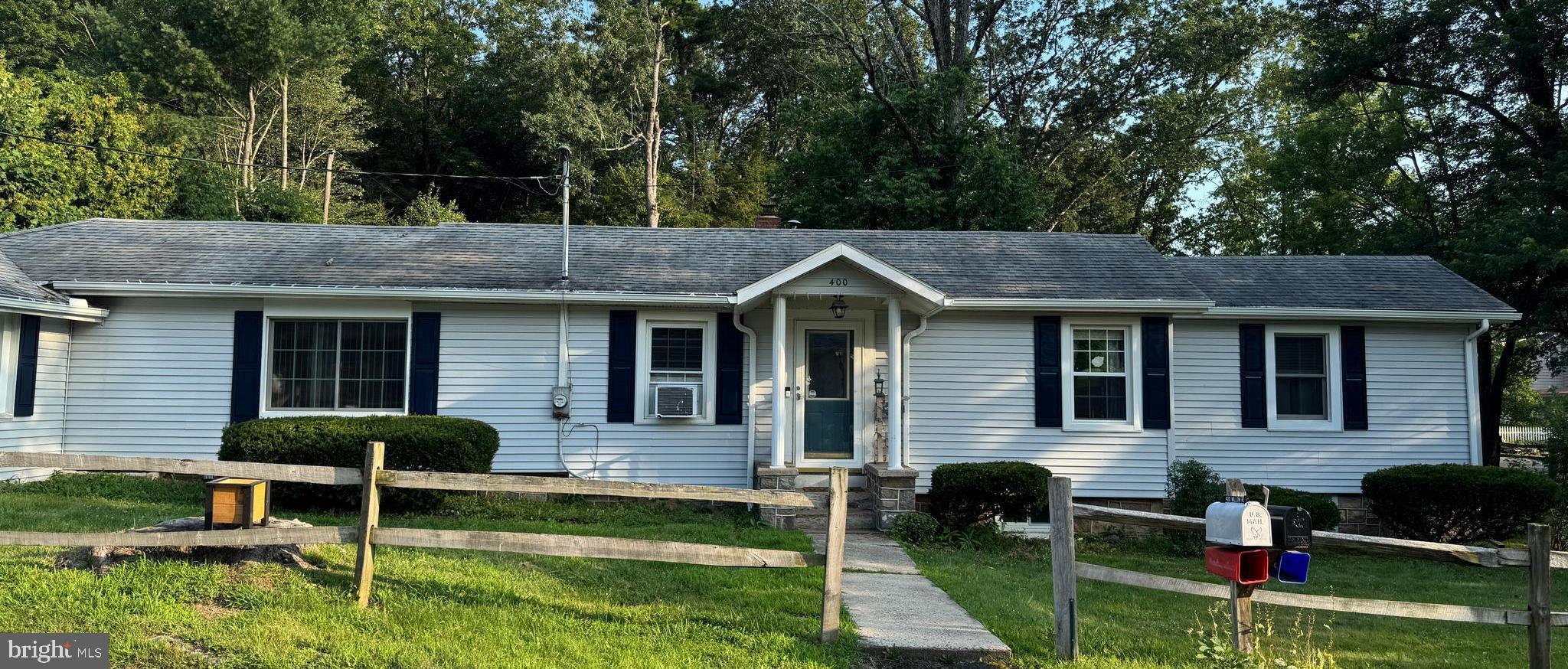 400 W WILLOW ROAD