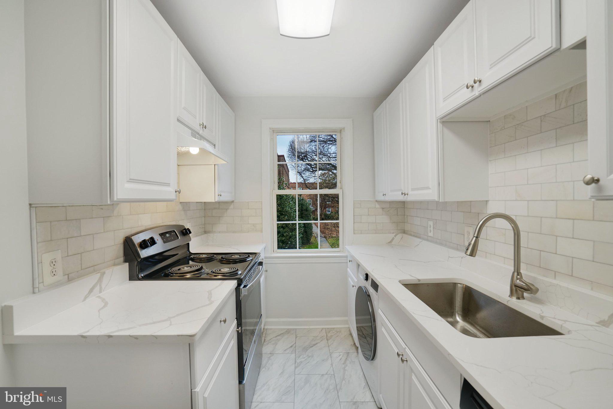 FAYETTE COURT - Residential