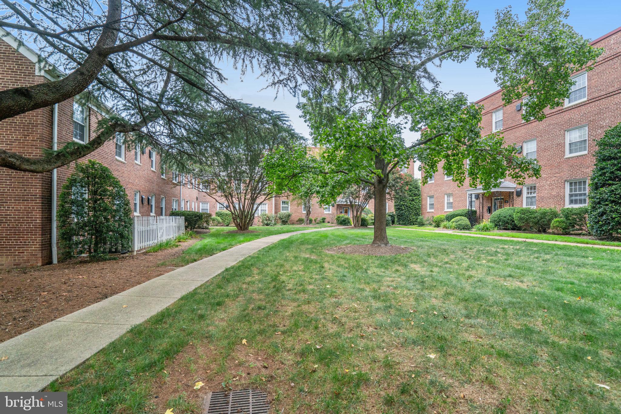 FAYETTE COURT - Residential