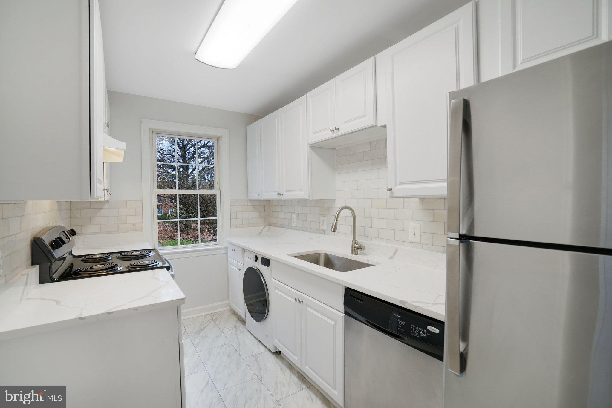 FAYETTE COURT - Residential