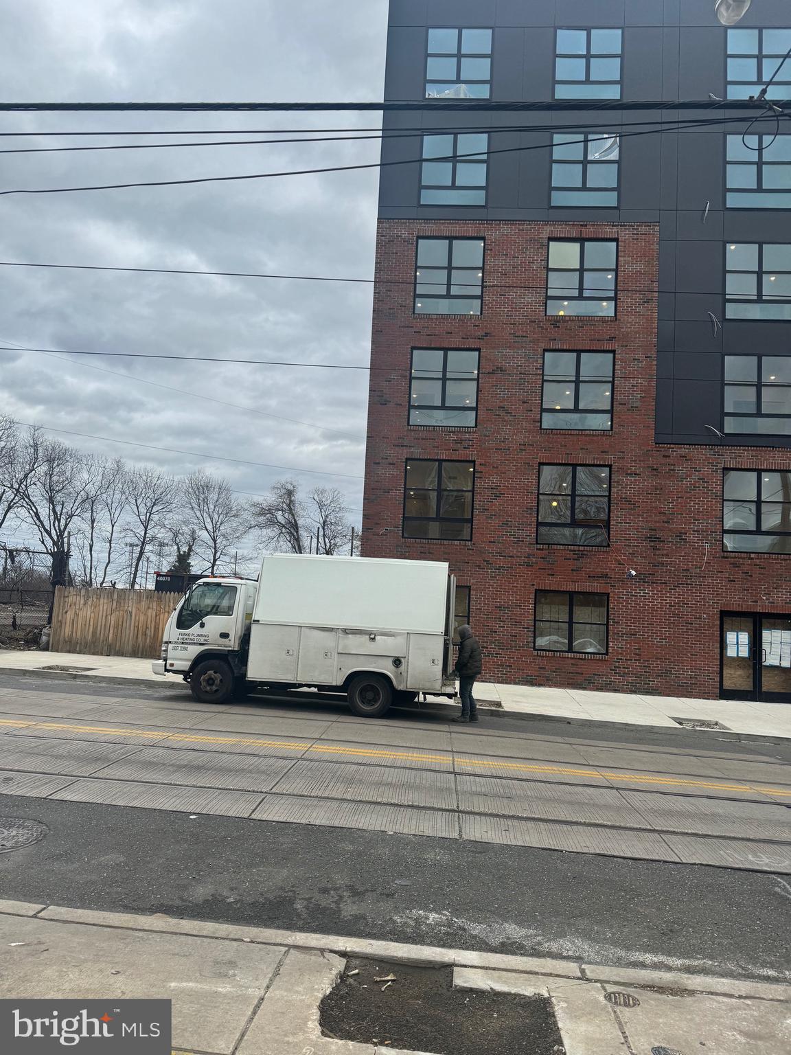 Package with 895 N 40th. 889 N 40th is 69 x 119 , 7735 sq ft lot. approved 46 units by right